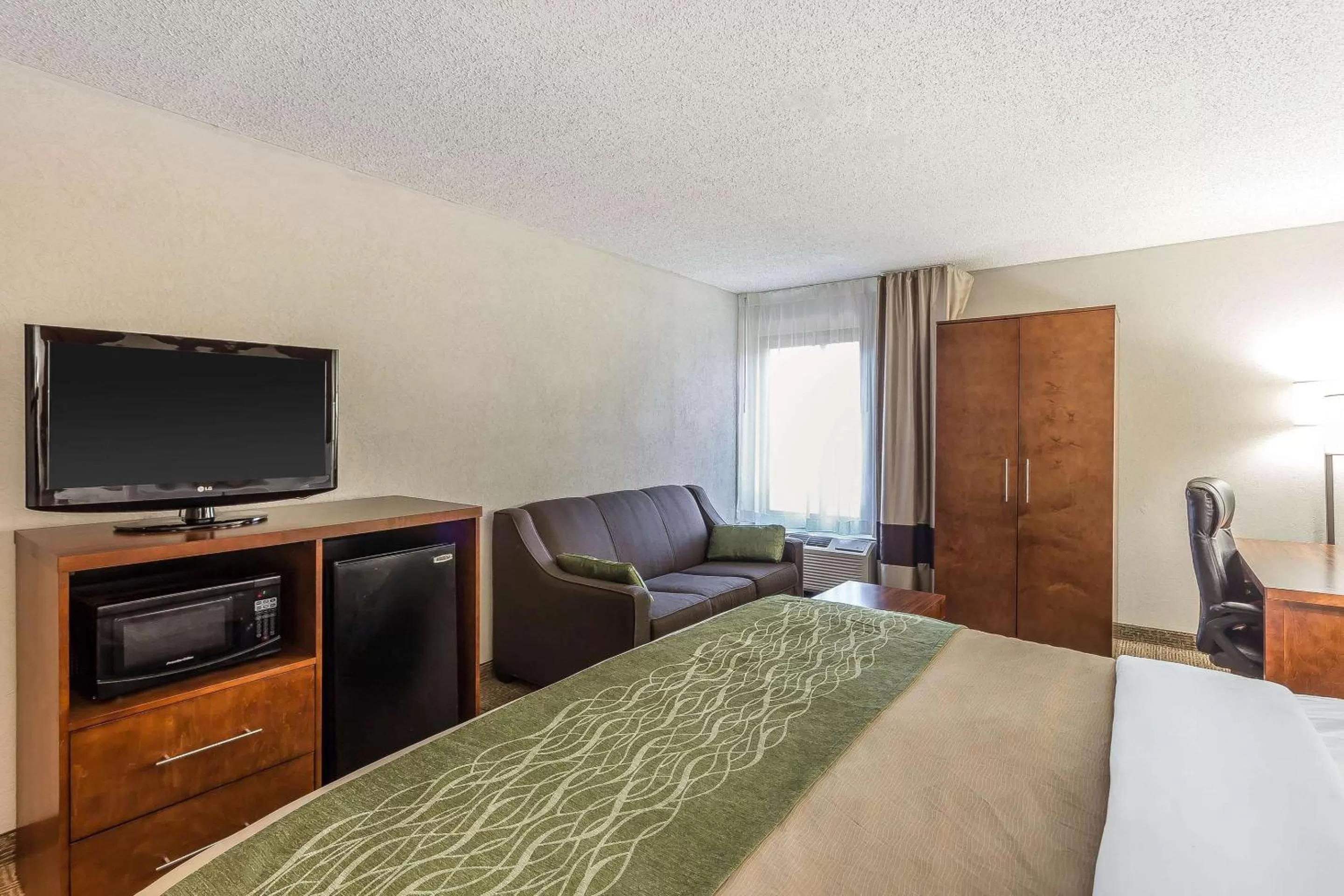 Bedroom, Bed in Quality Inn Summerville-Charleston