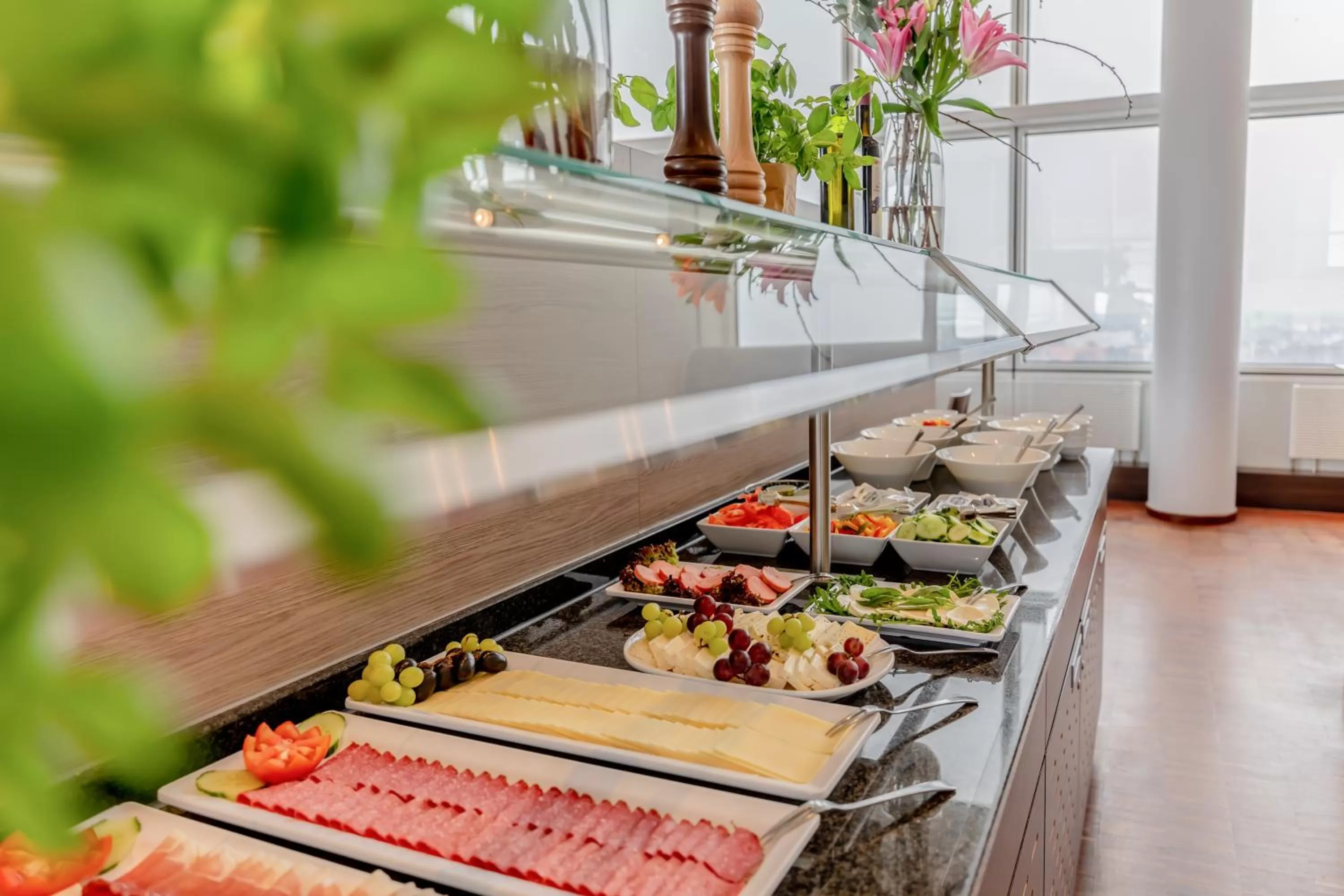 Food and drinks in Garner Hotel Berlin - Spandau by IHG