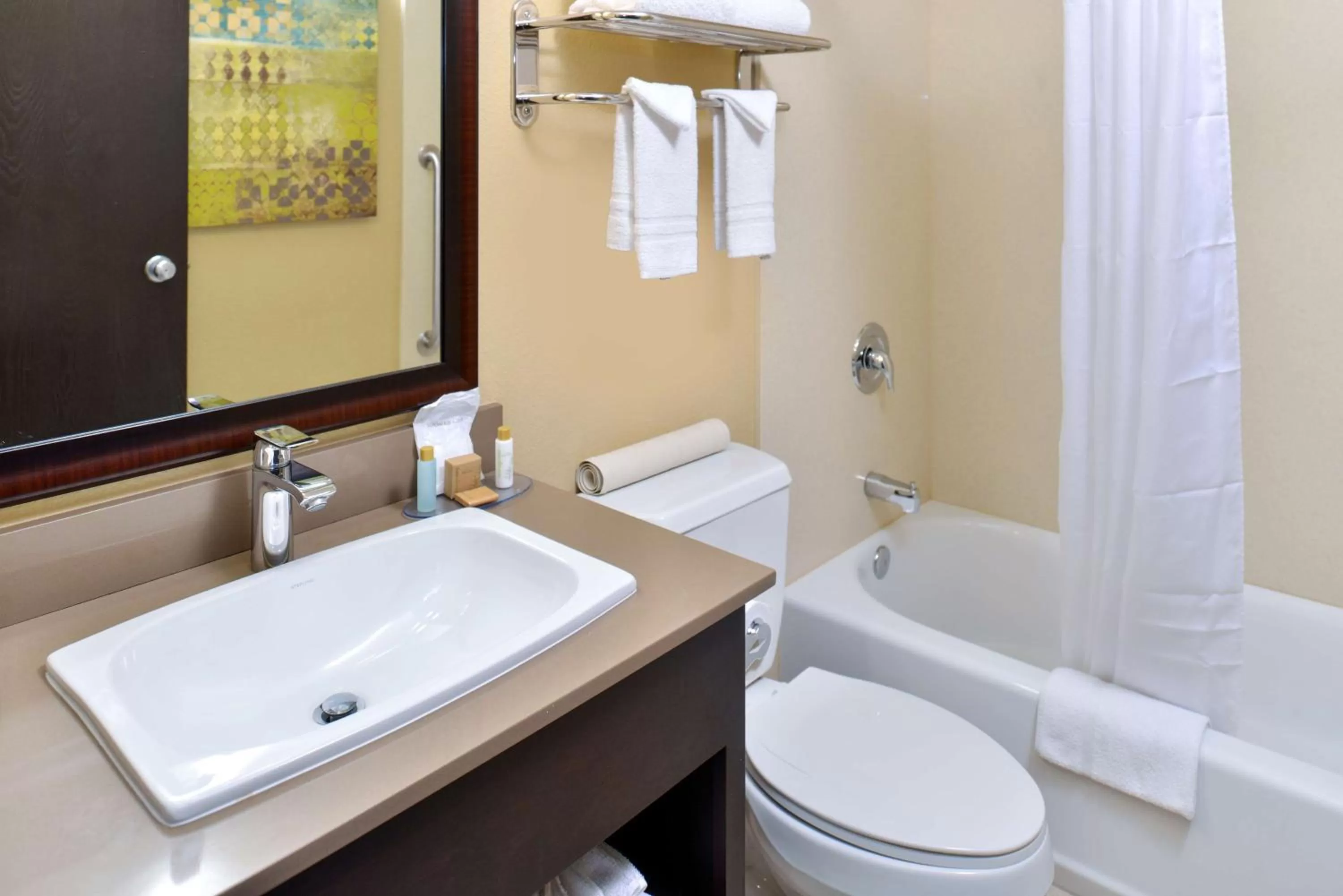 Bathroom in Best Western Long Beach Inn