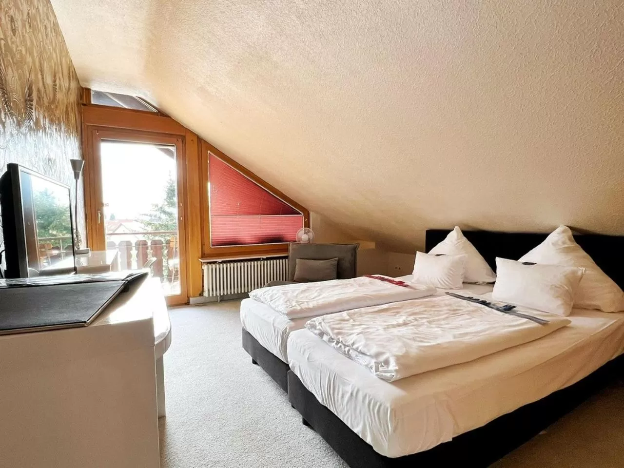 Bedroom, Bed in Hotel Hellers Twenty Four I -24h-Check-In-