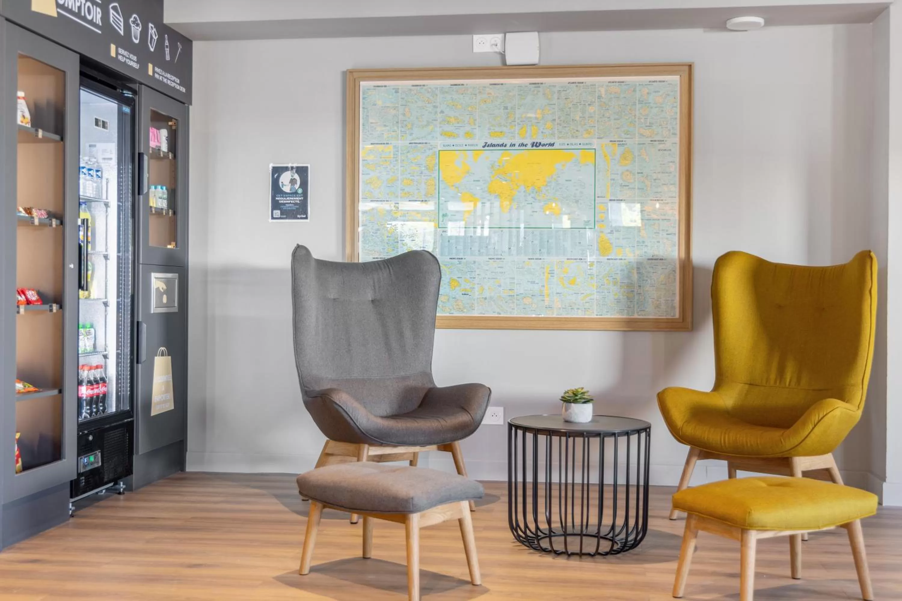 People in Kyriad Bordeaux Nord Sainte Eulalie