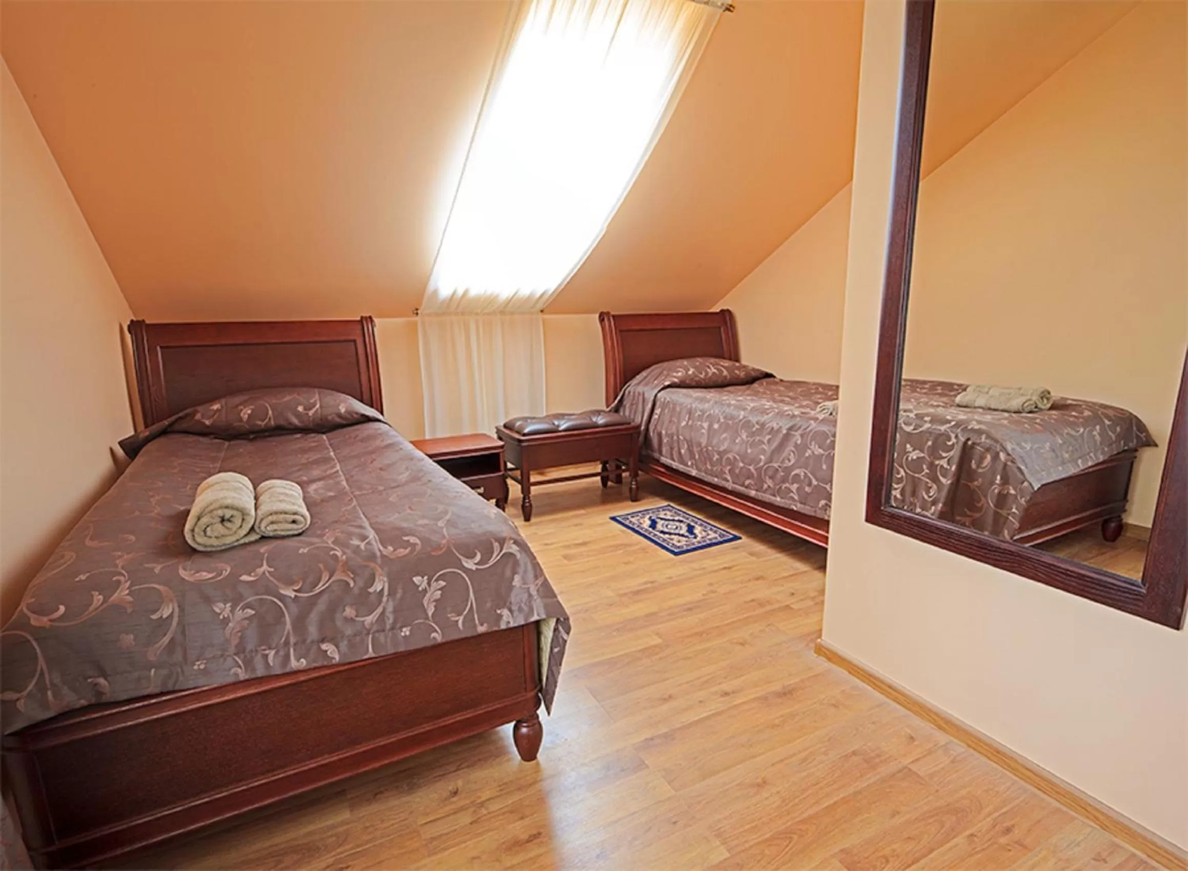 Photo of the whole room, Bed in El Arm El