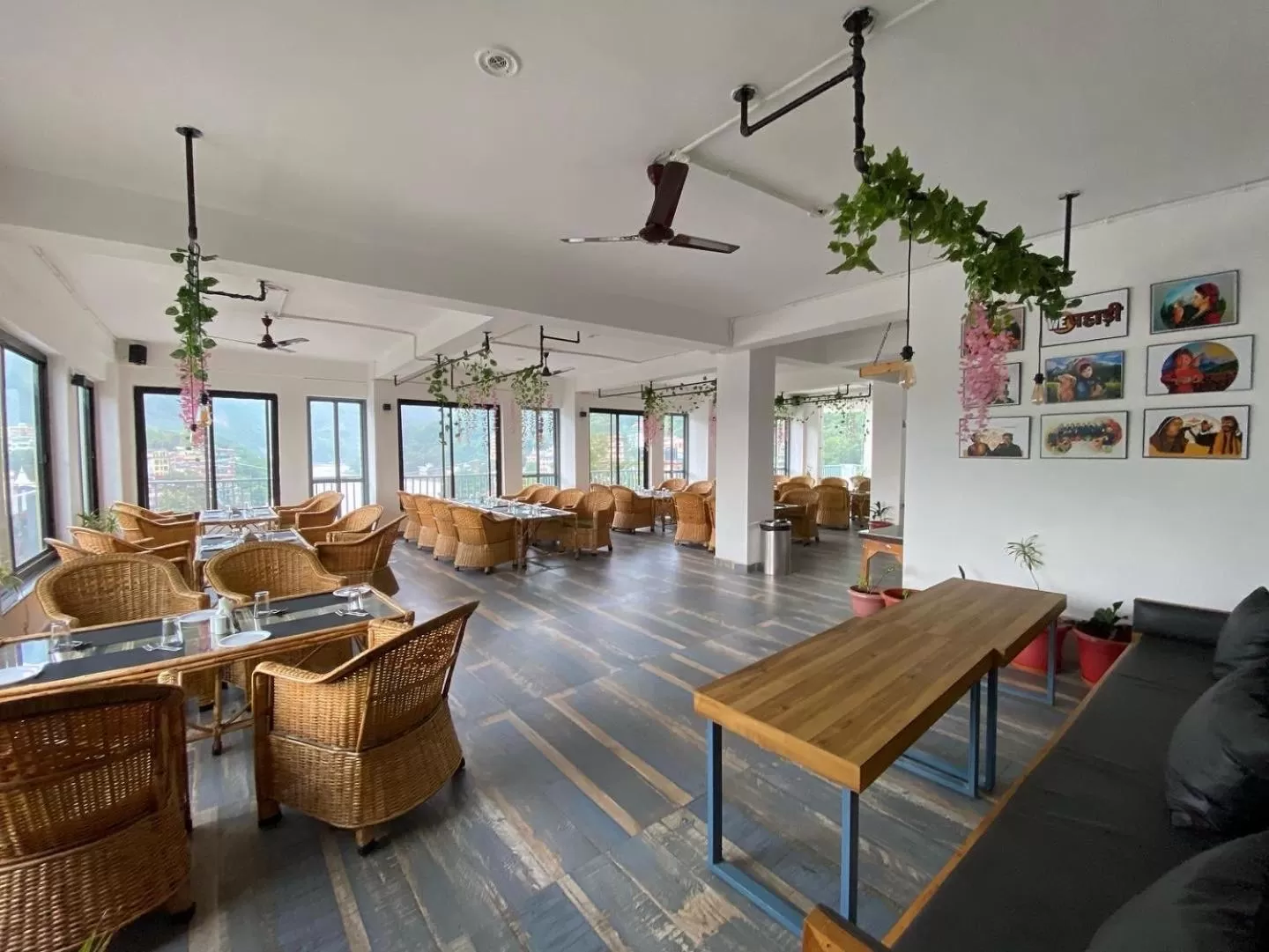 Restaurant/places to eat in Hotel Shiva Yog Sthal