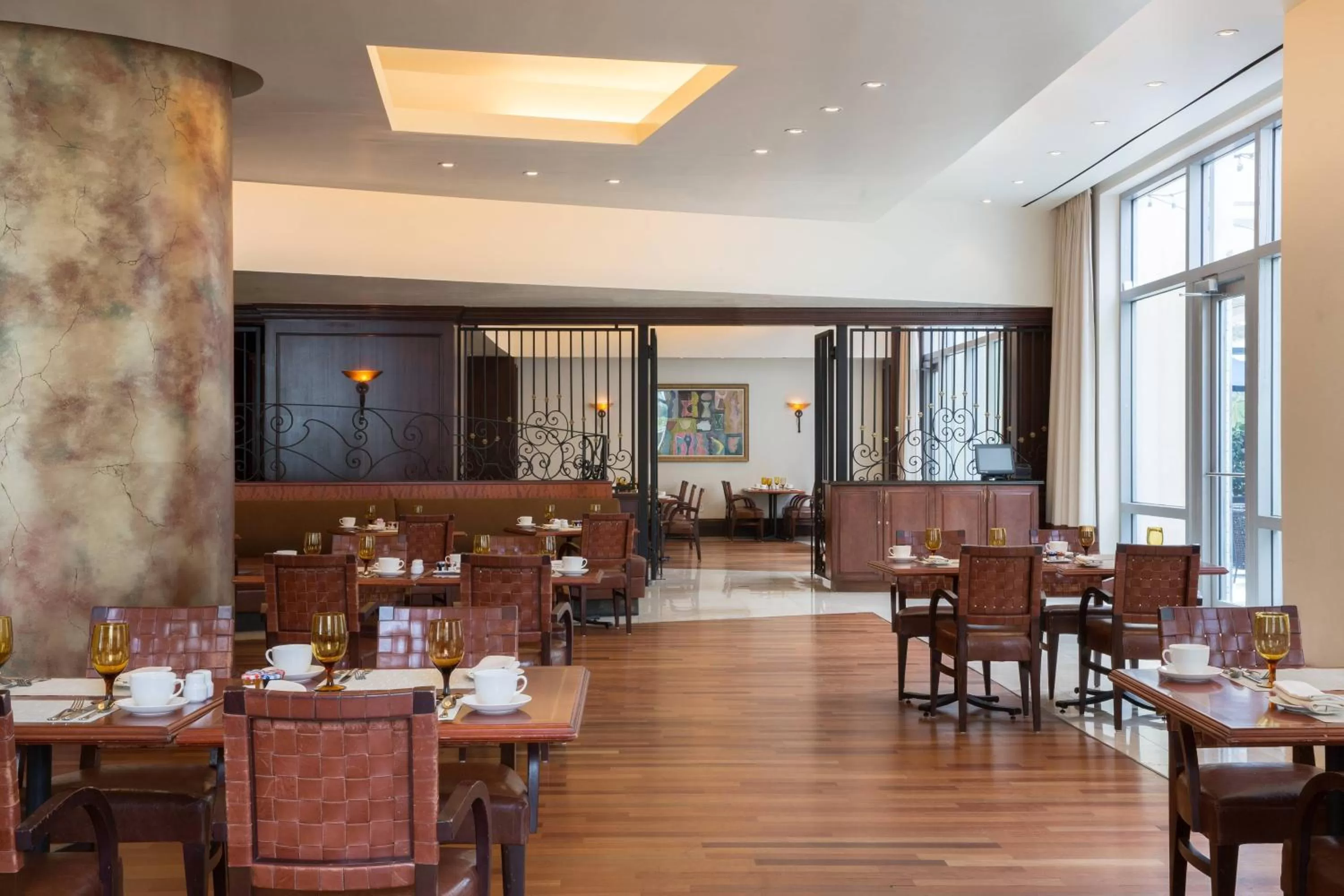 Restaurant/places to eat in JW Marriott Miami