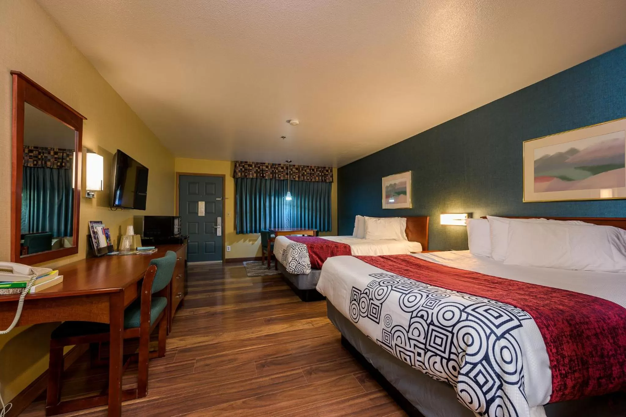 Bed in Americas Best Value Inn Phoenix Medford