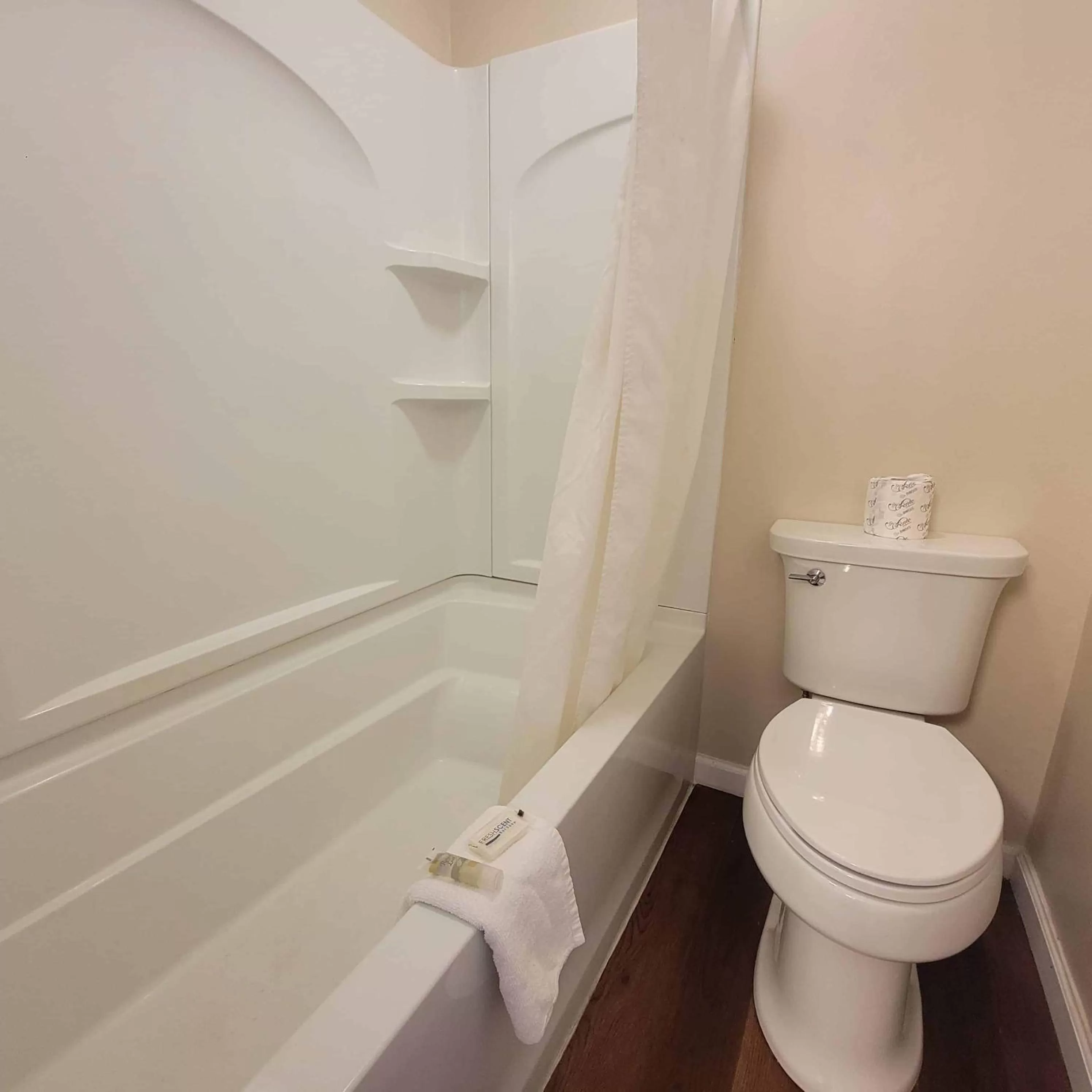 Property building in Early American Motel