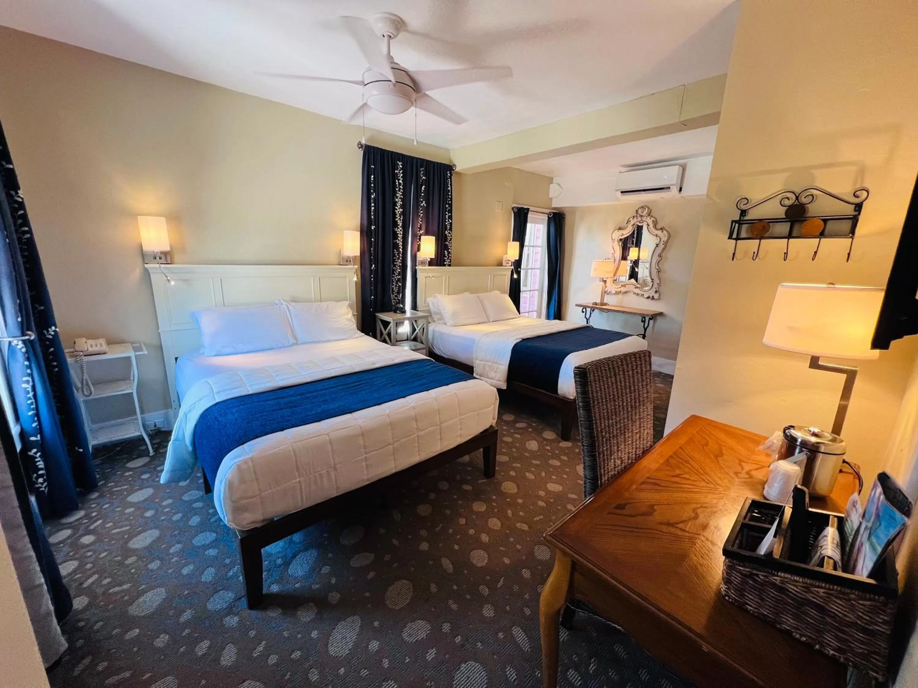 Bed in The Riverview Hotel - New Smyrna Beach