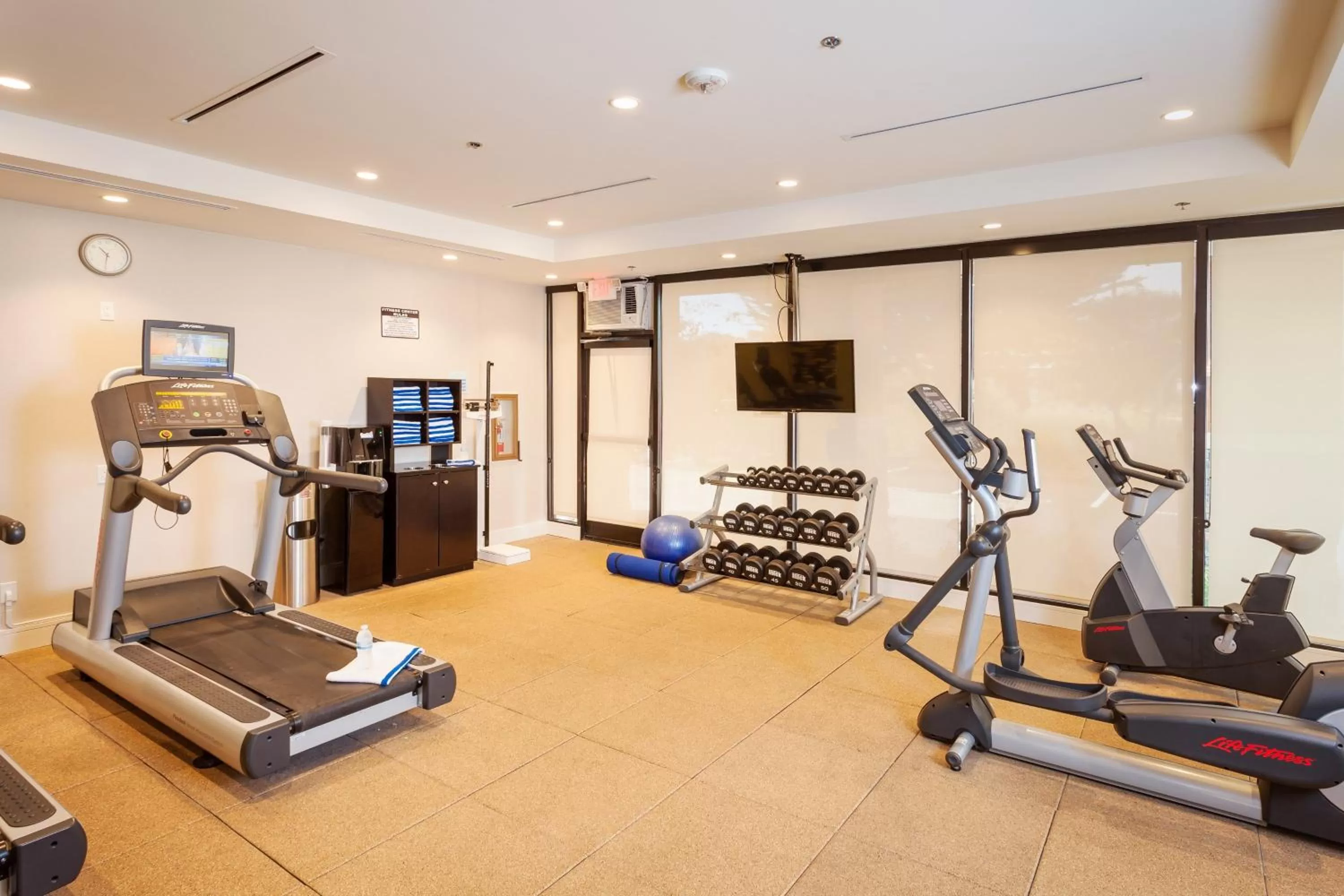 Fitness centre/facilities in Holiday Inn Express at Monterey Bay by IHG