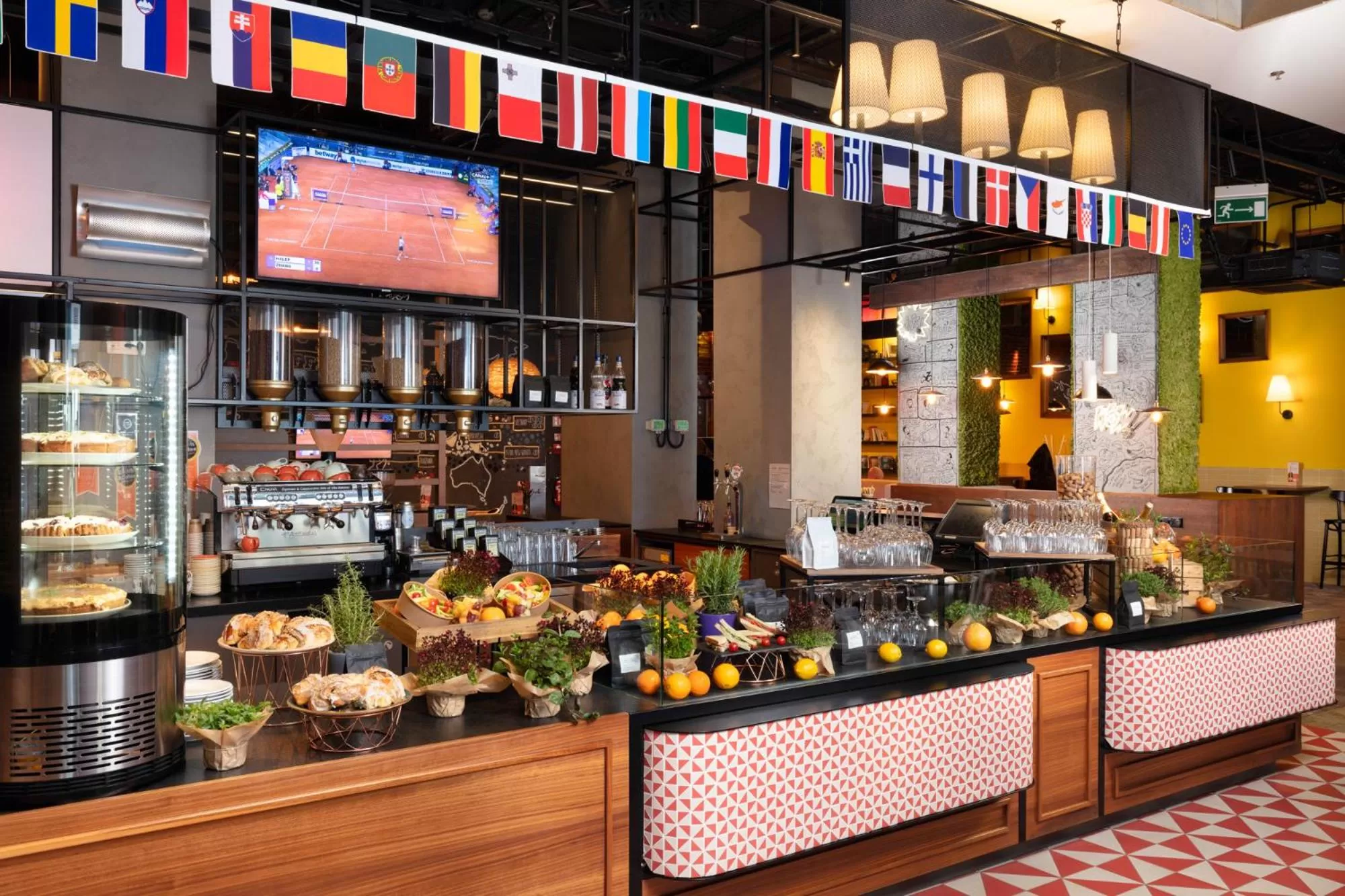 Restaurant/places to eat in Ibis Poznan Centrum