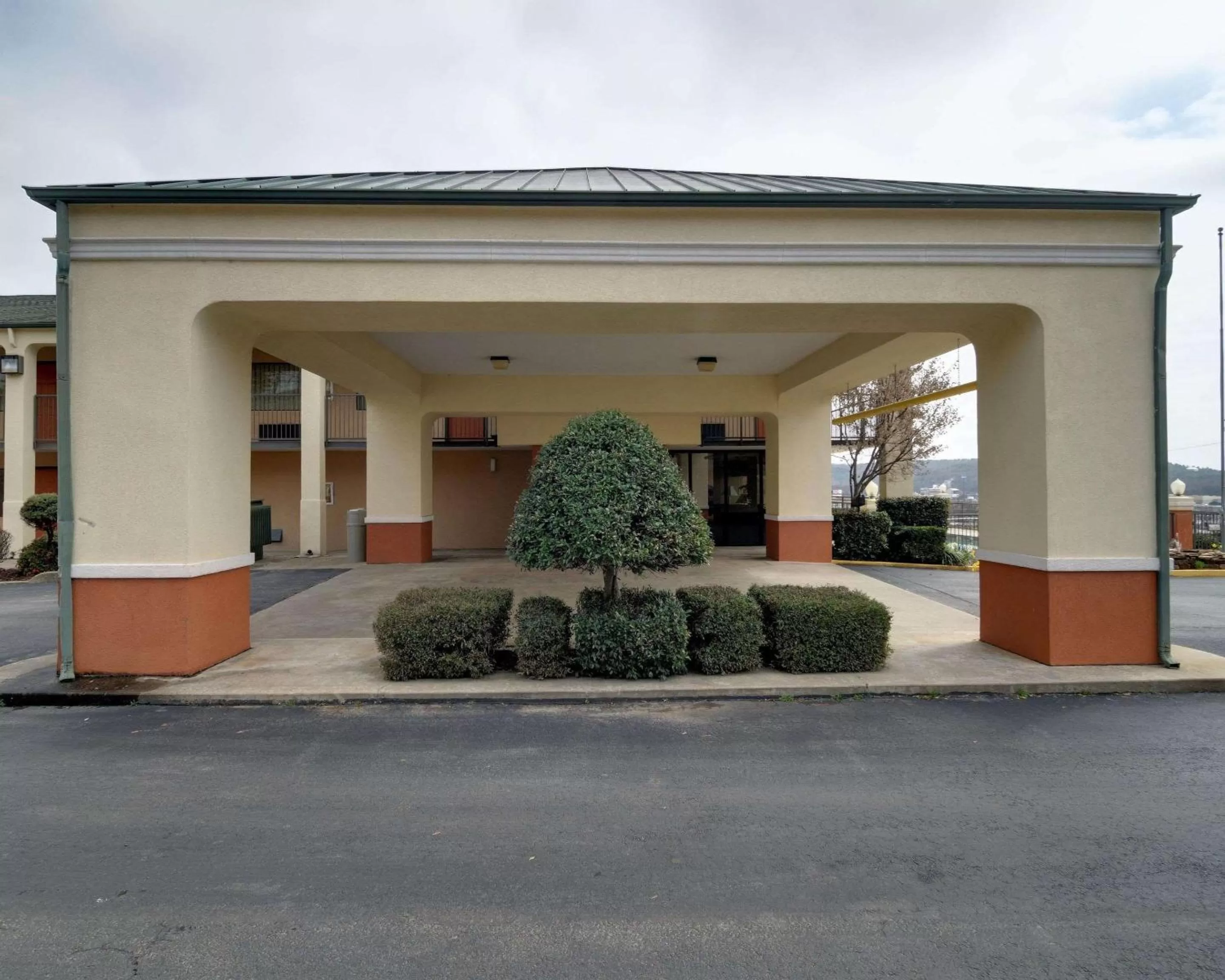 Property building in Quality Inn & Suites Clarksville