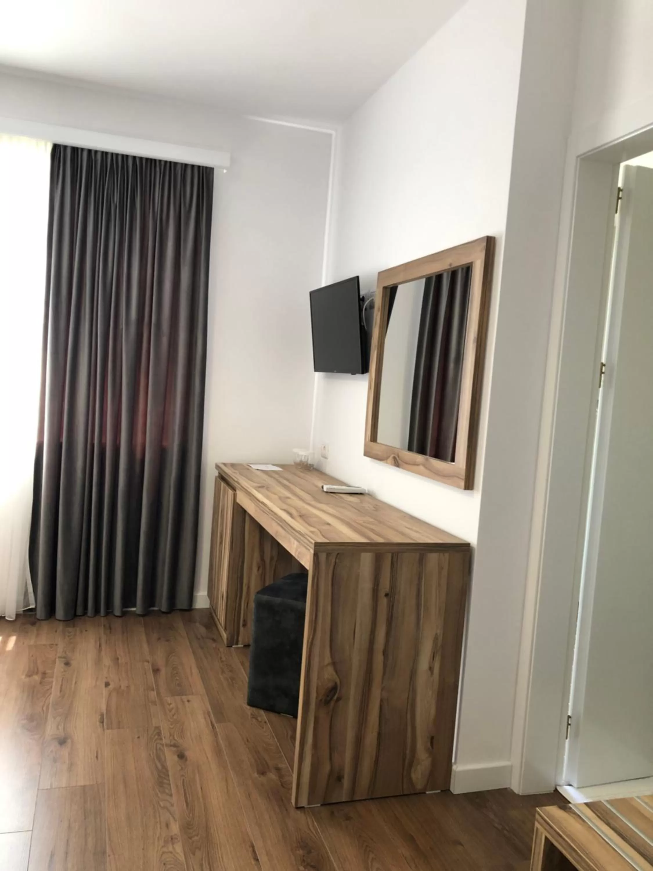 Photo of the whole room, TV/Entertainment Center in Grand Hotel Pogradec