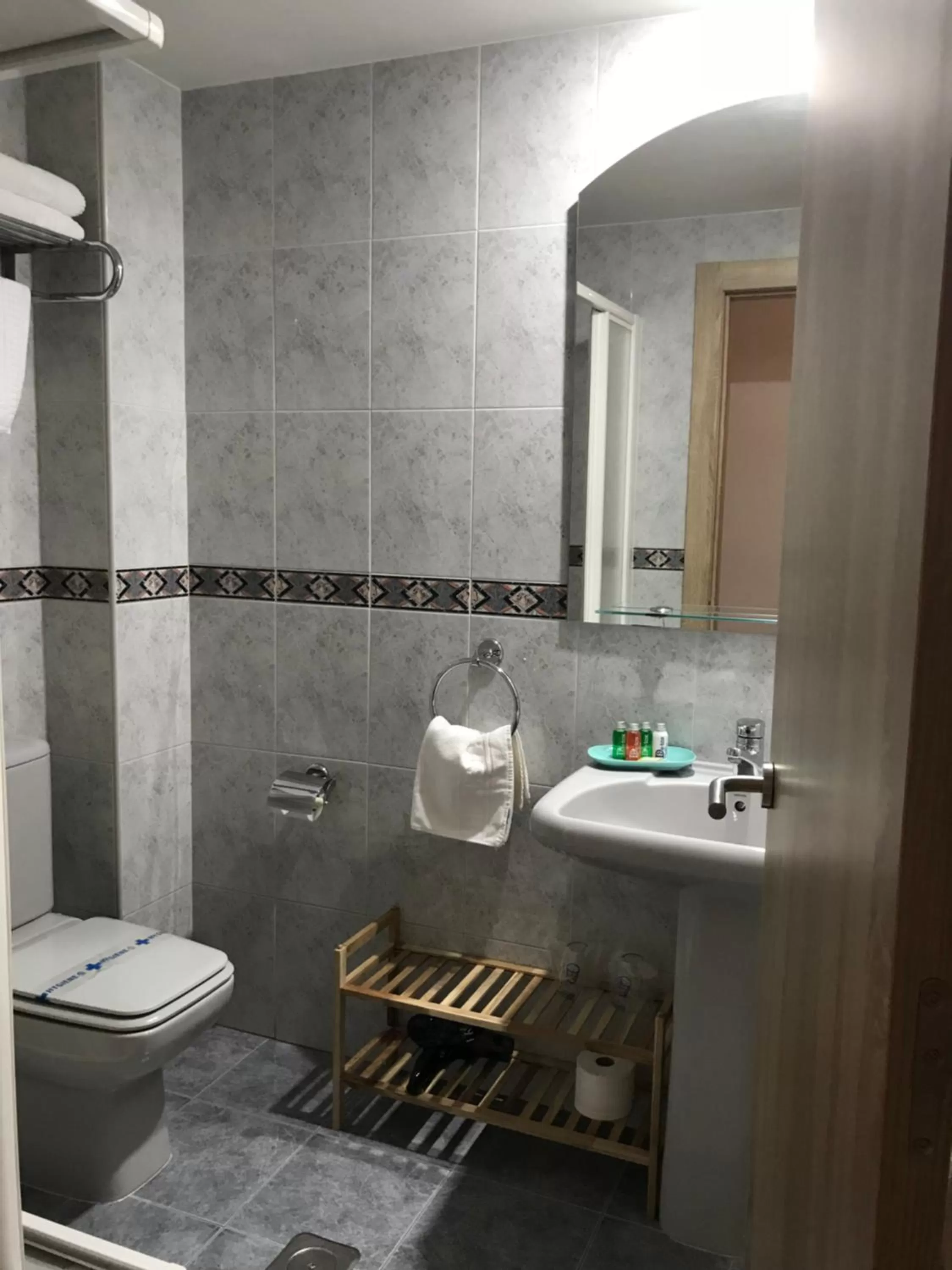 Shower in Hotel Costa Verde