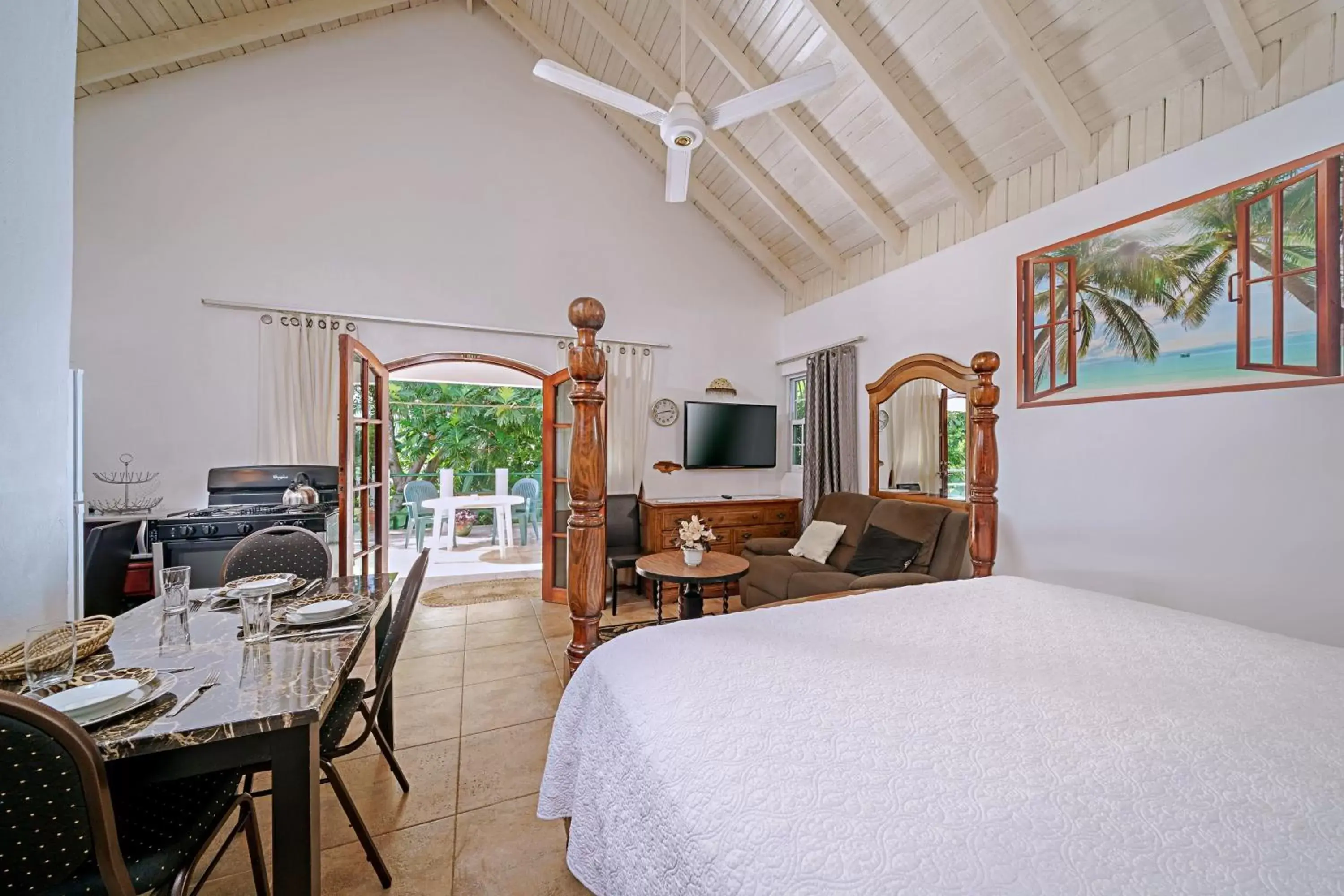 Jungle House Tree Top in Beach House Condos, Negril Jungle House Tree Top in Beach House Condos, Negril