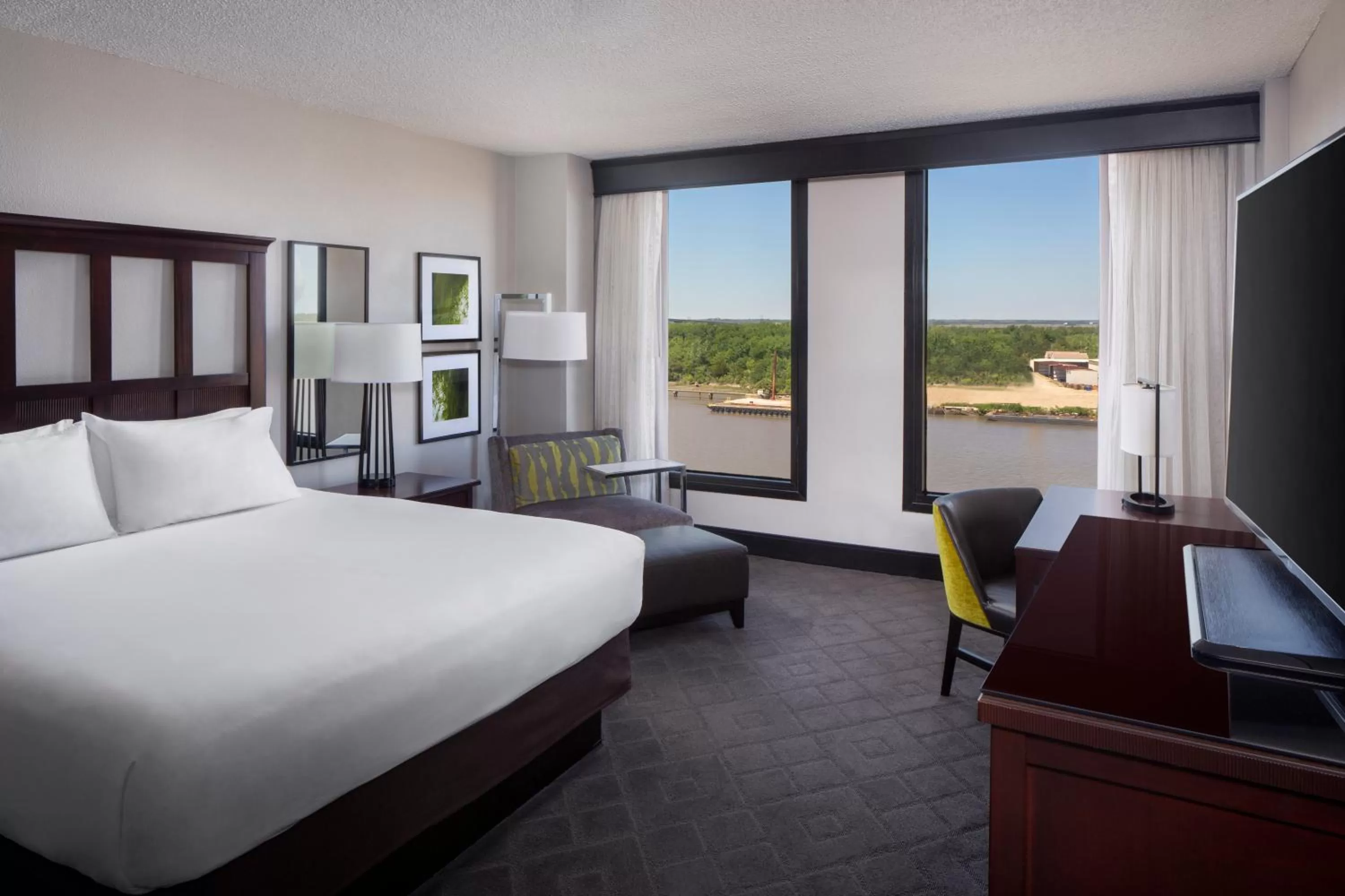 King Room with River View in Hyatt Regency Savannah
