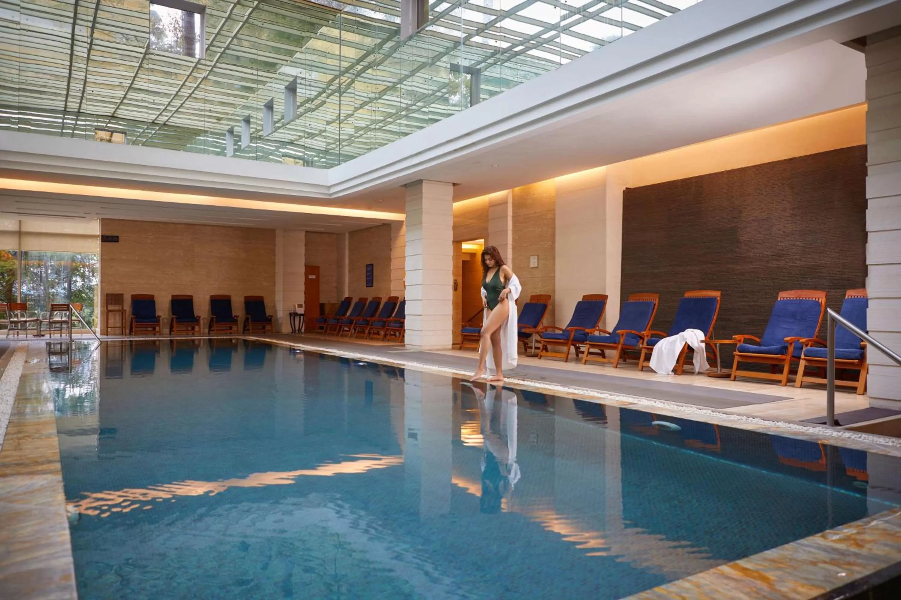Swimming pool in Hyatt Regency Pune Hotel & Residences
