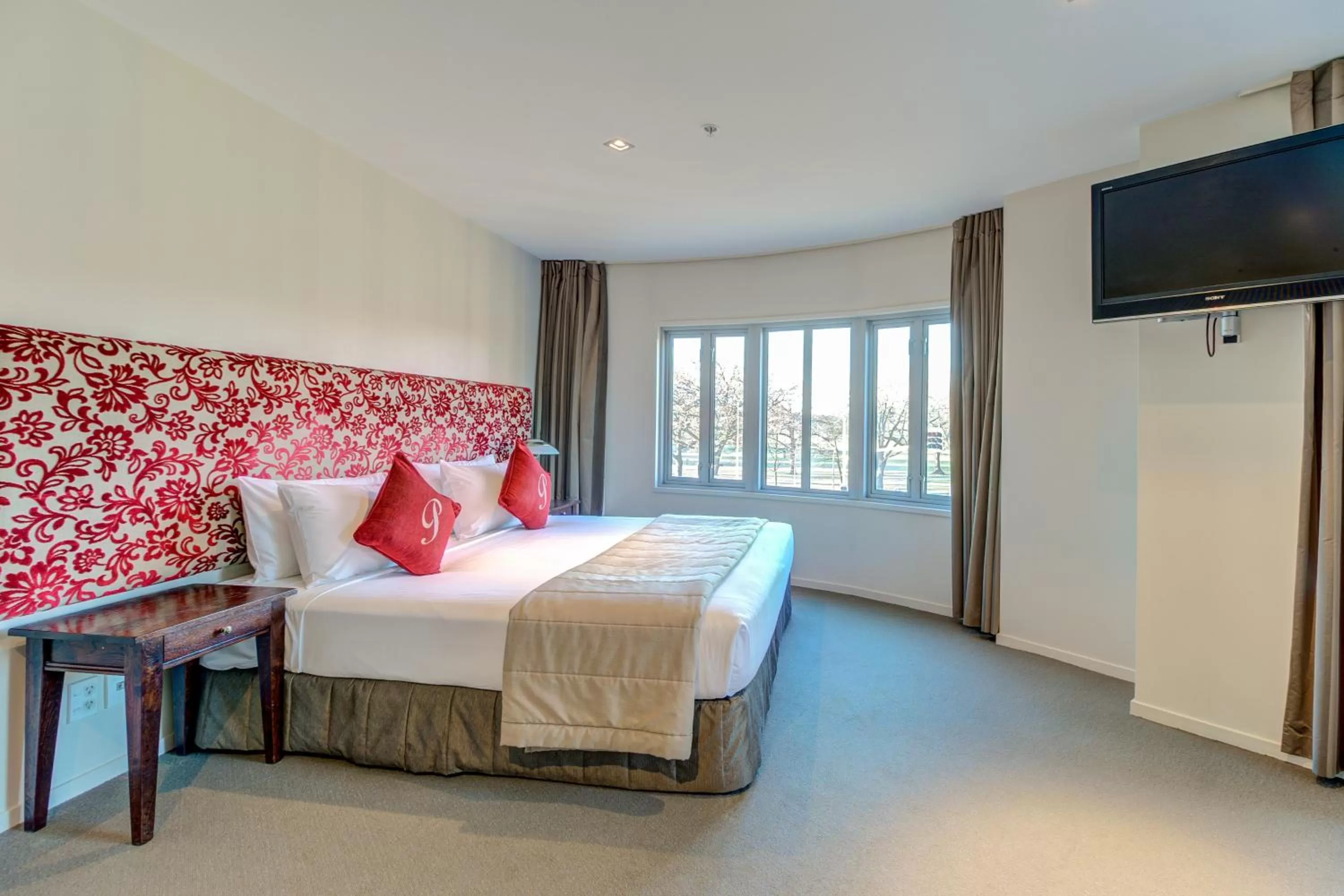 Bed in Parkview On Hagley