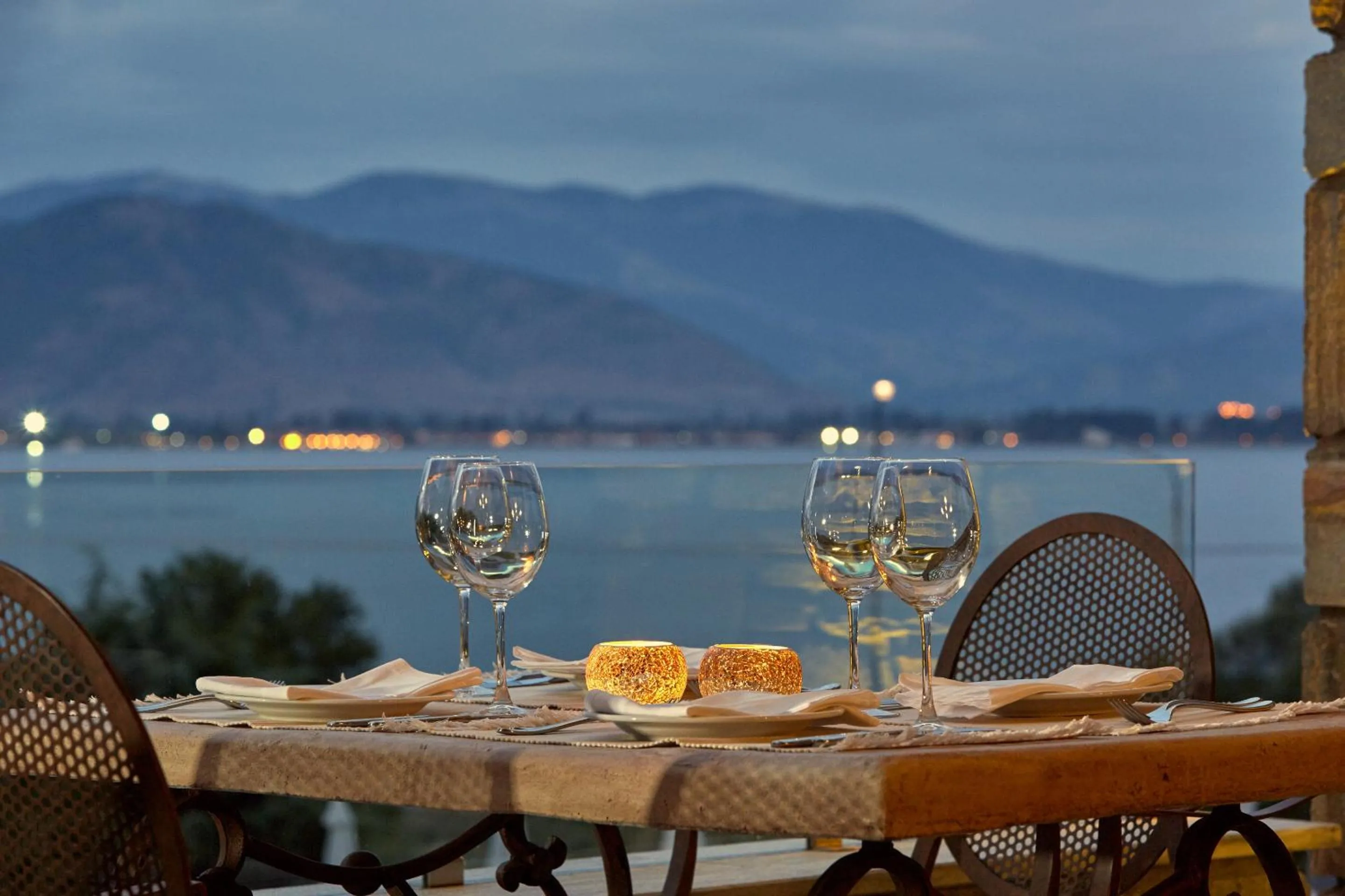 Restaurant/places to eat in Limneon Resort & Spa