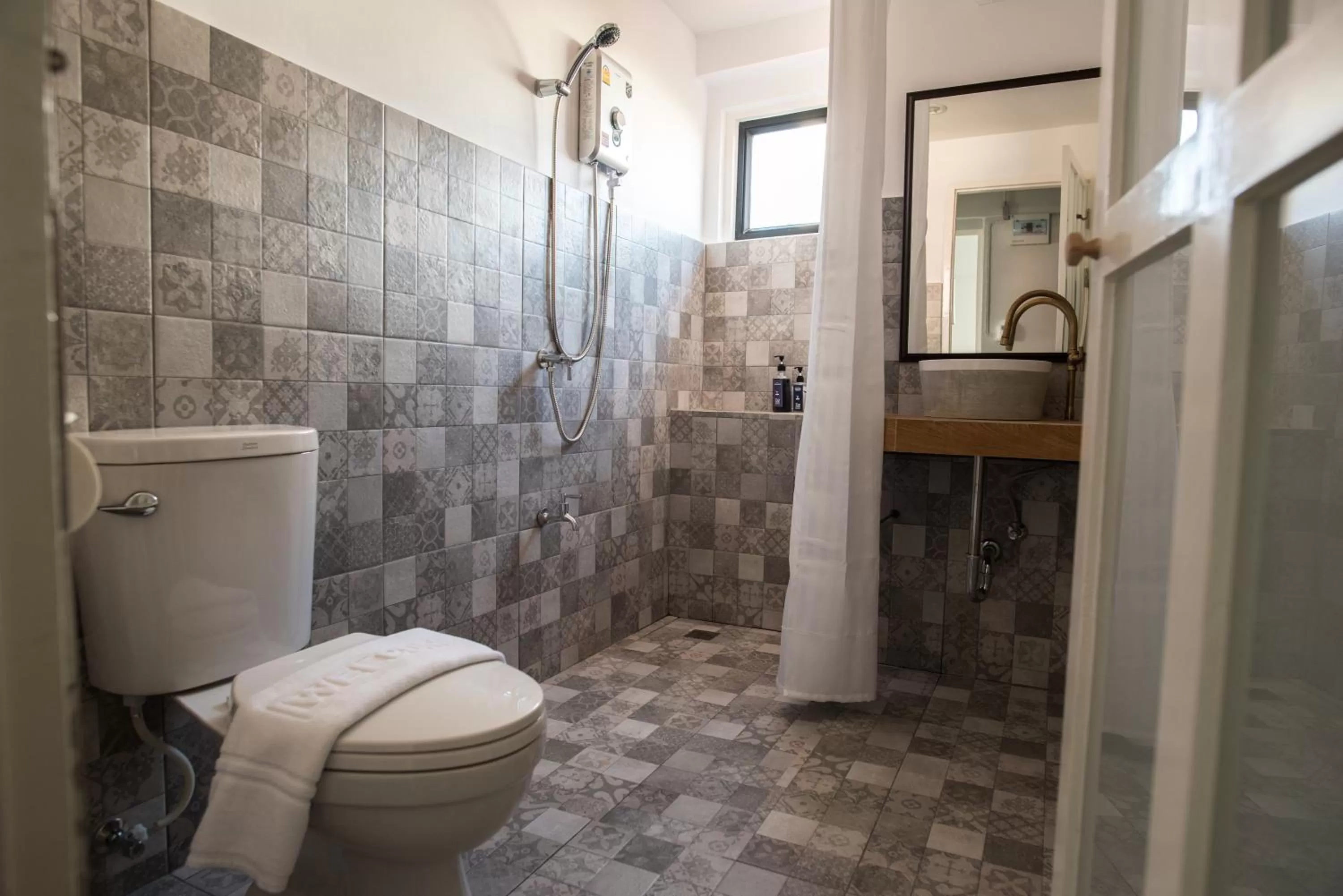 Day in Thapae Happy House