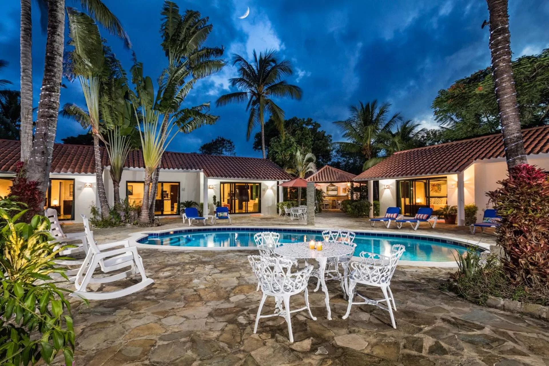 Restaurant/places to eat in Garden By The Sea