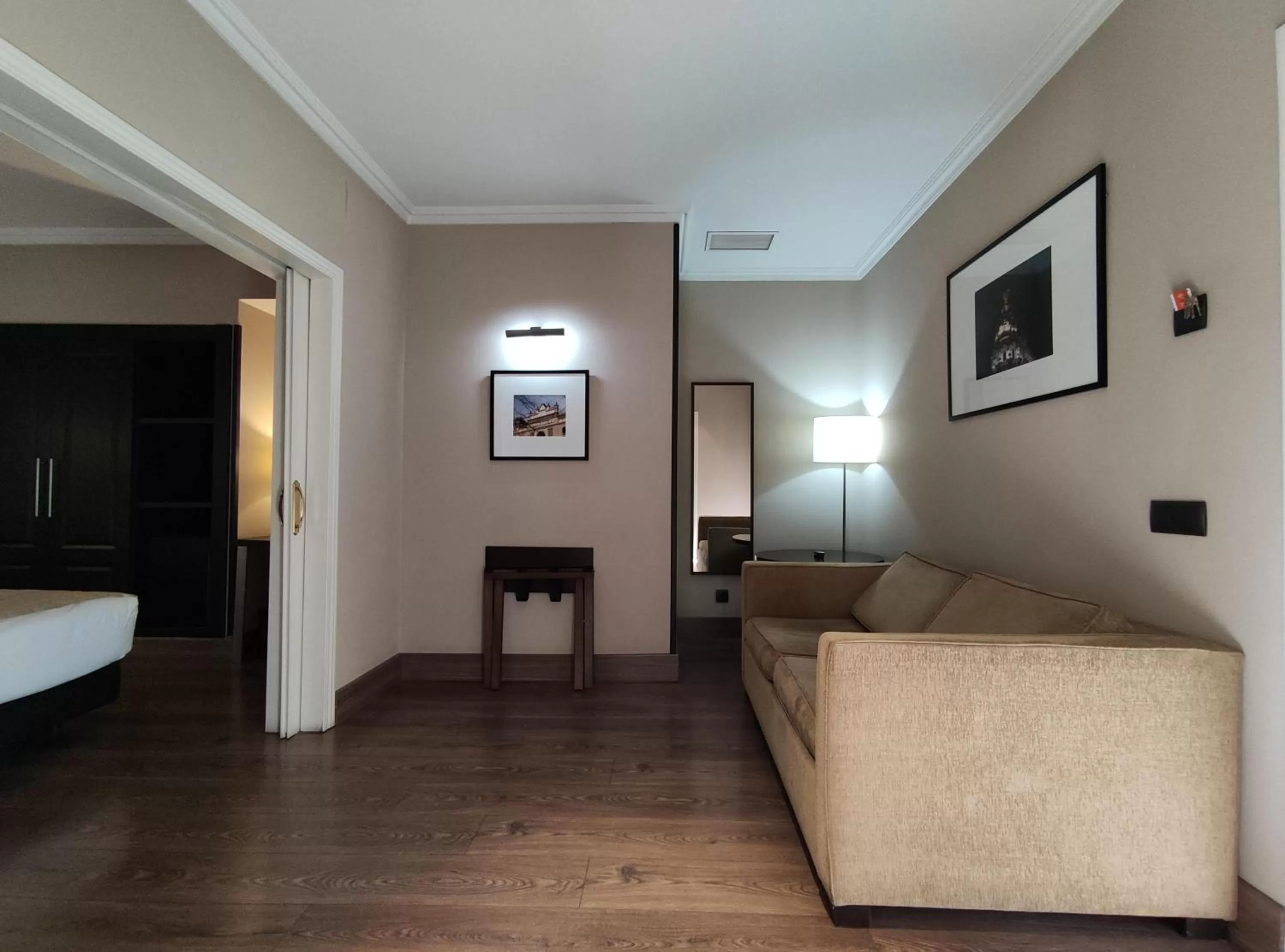 Living room, Bed in Hotel Cortezo