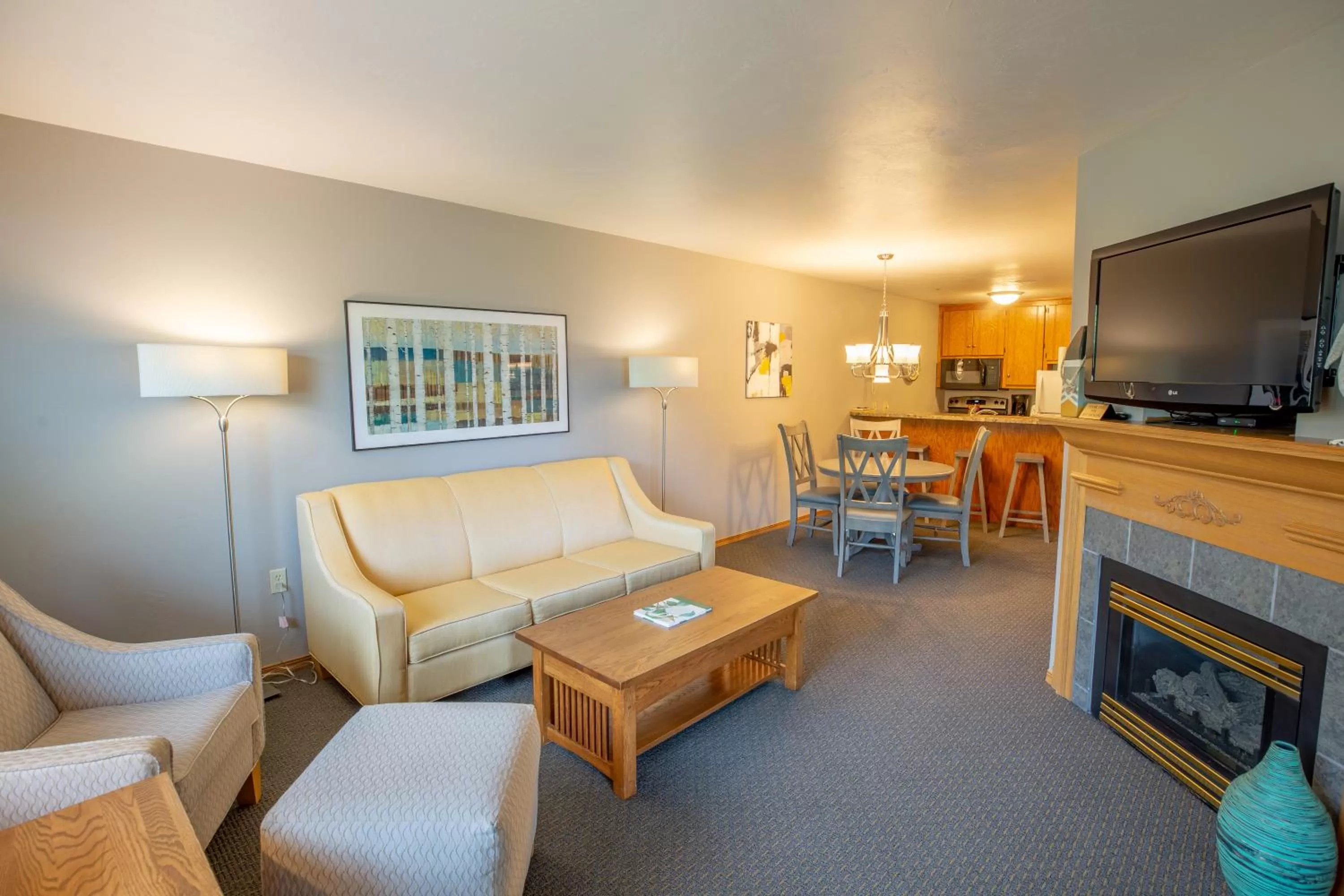 Living room, Seating Area in Westwood Shores Waterfront Resort
