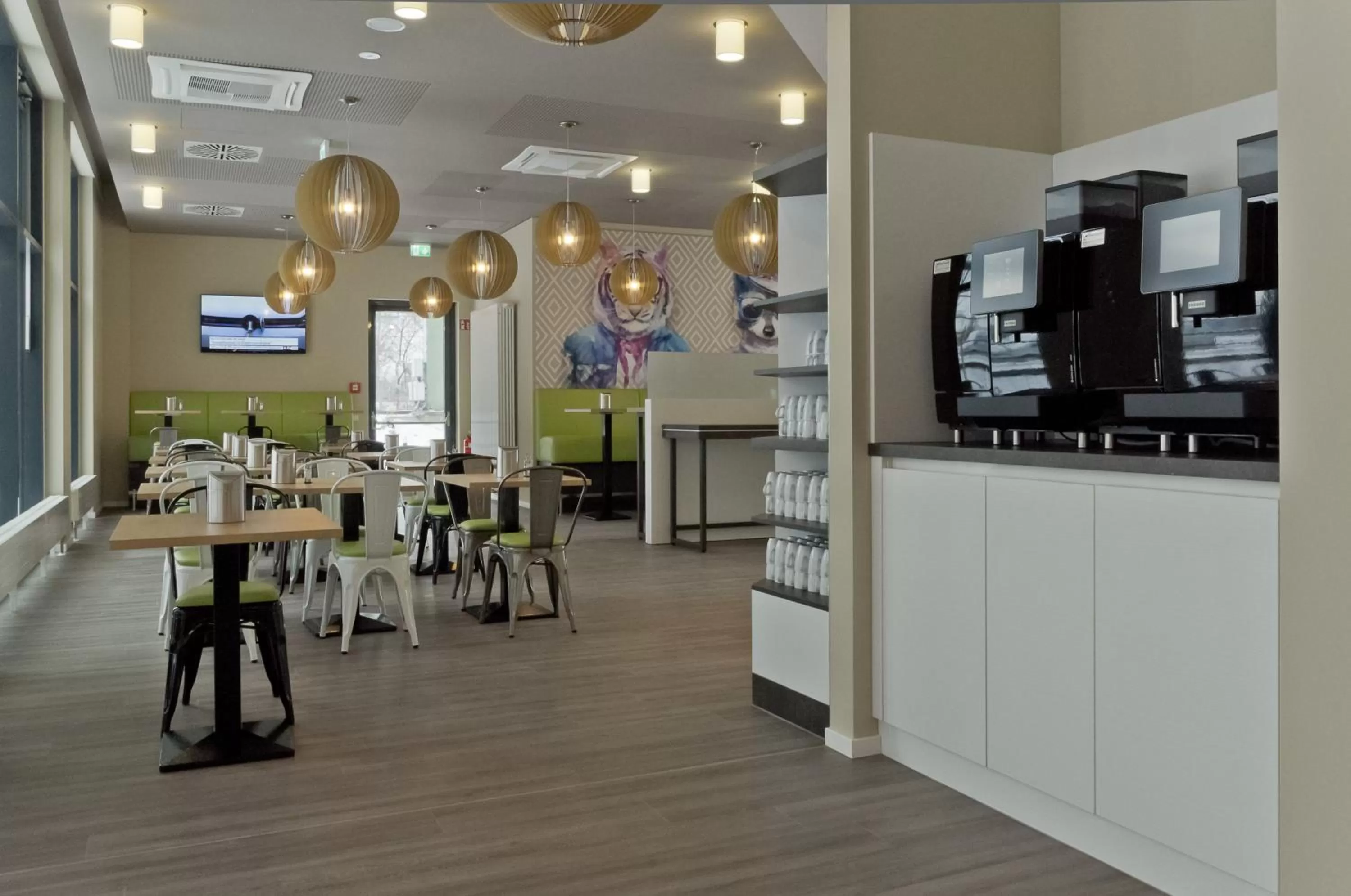 Restaurant/places to eat in Super 8 by Wyndham Munich City West