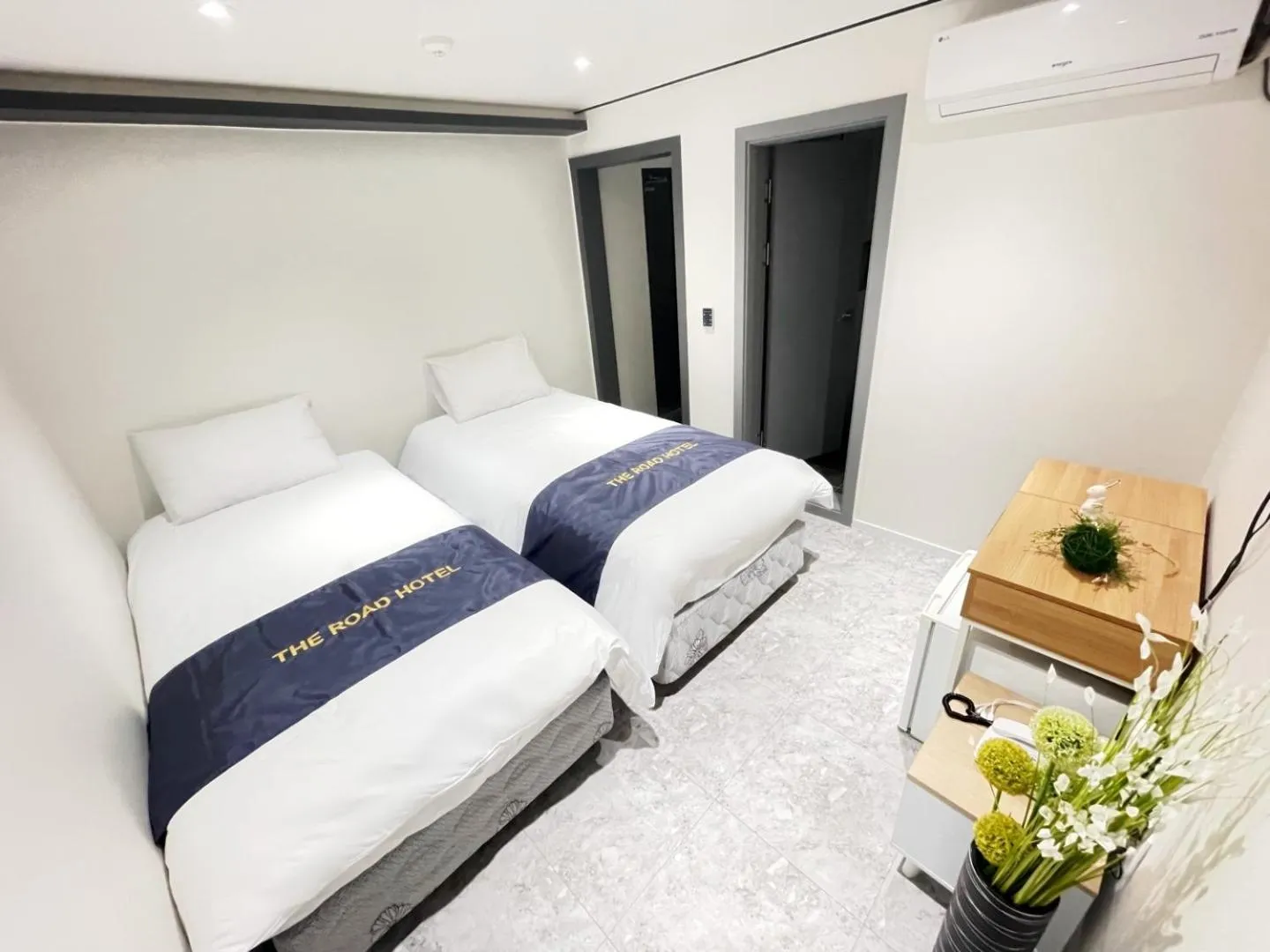 Decorative detail, Bed in The Road Hotel