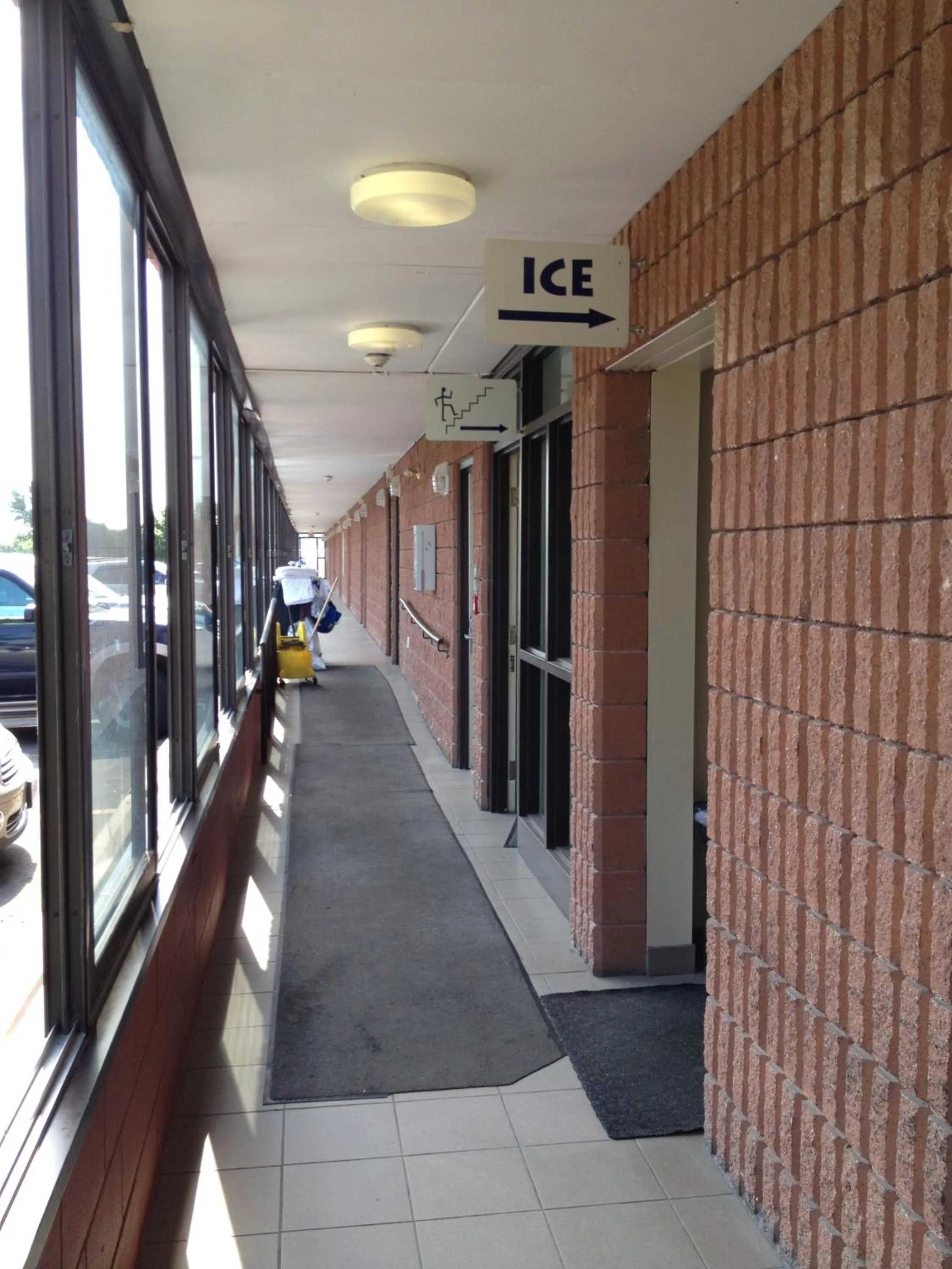 Facade/entrance in Mississauga Gate Inn