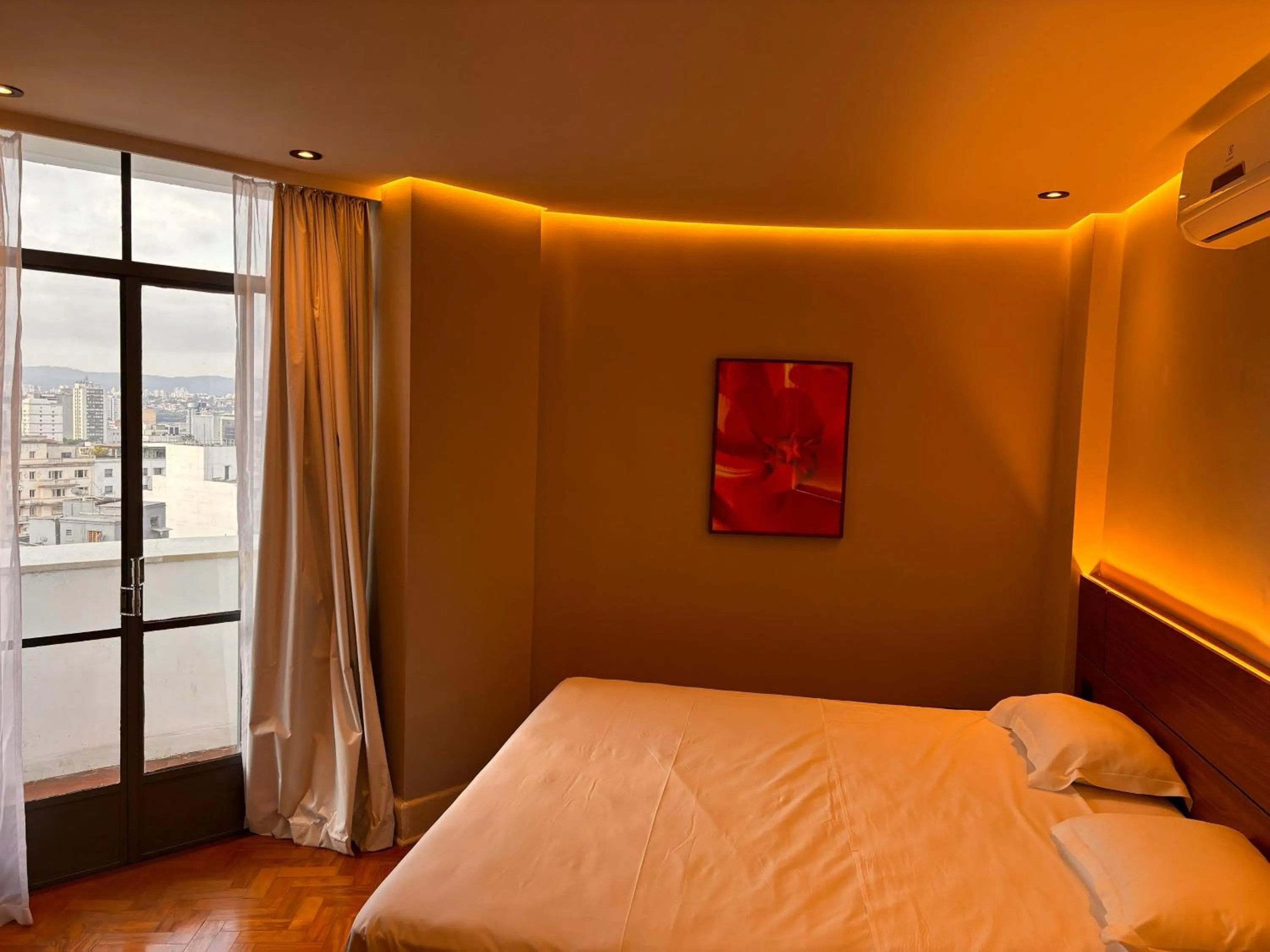 Bed in San Raphael Hotel