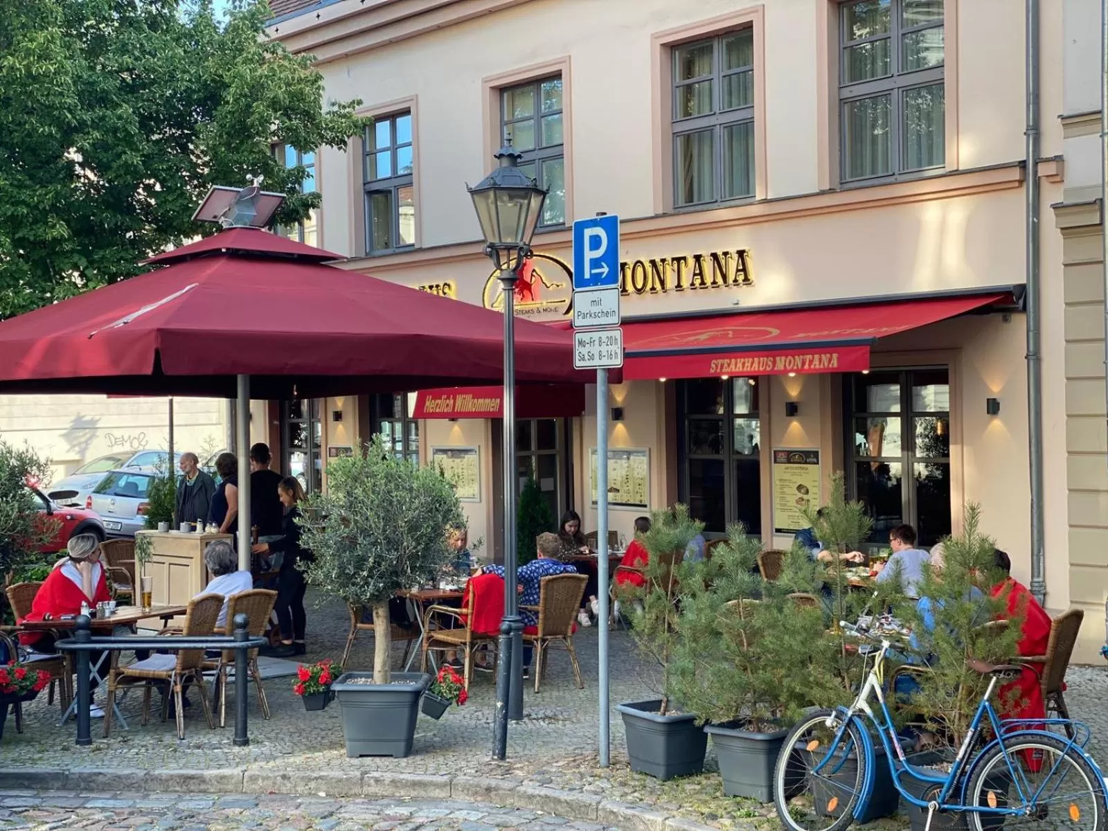 Restaurant/places to eat in Altstadt Hotel