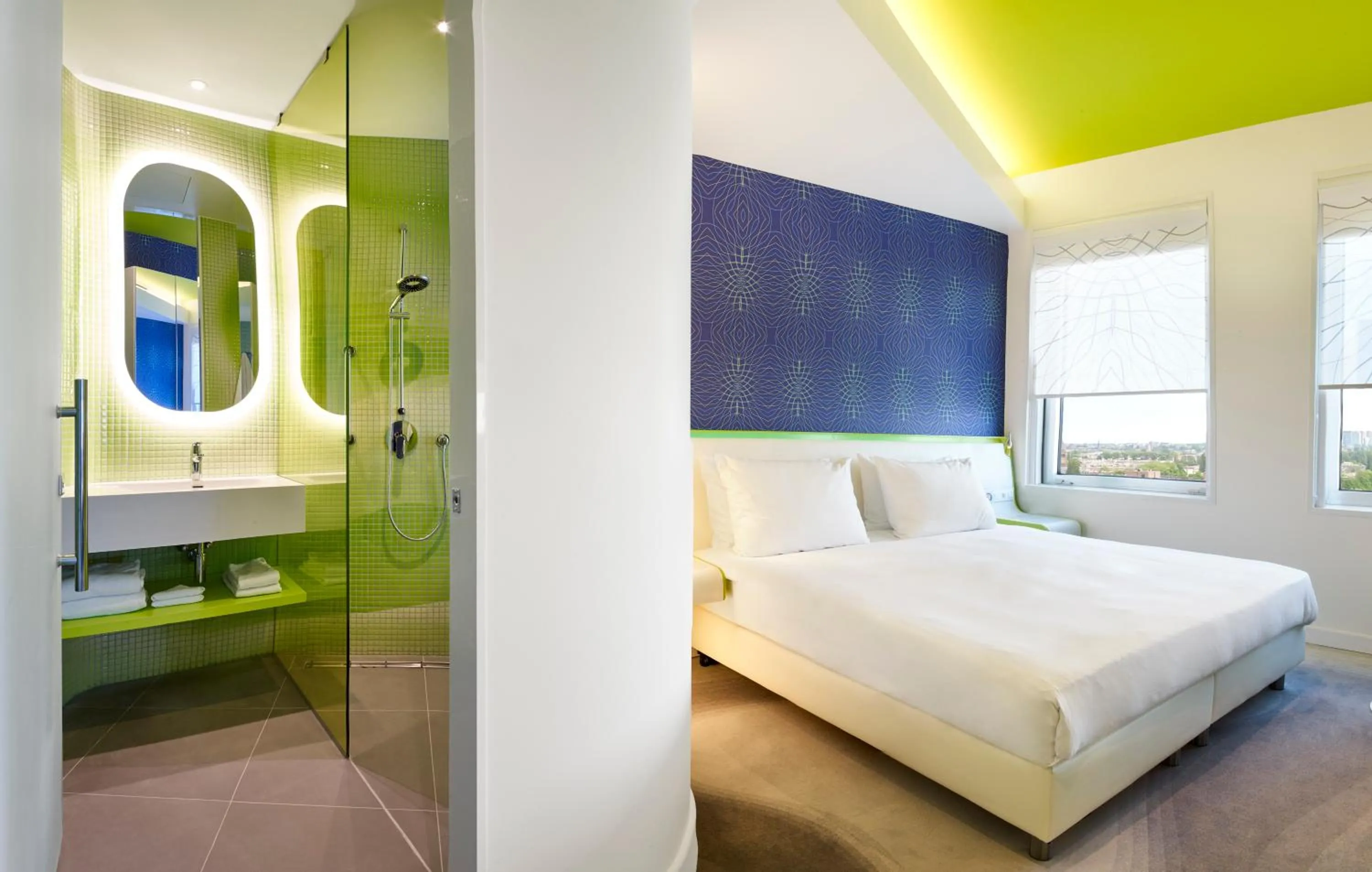 Bathroom, Bed in Park Inn by Radisson Amsterdam City West
