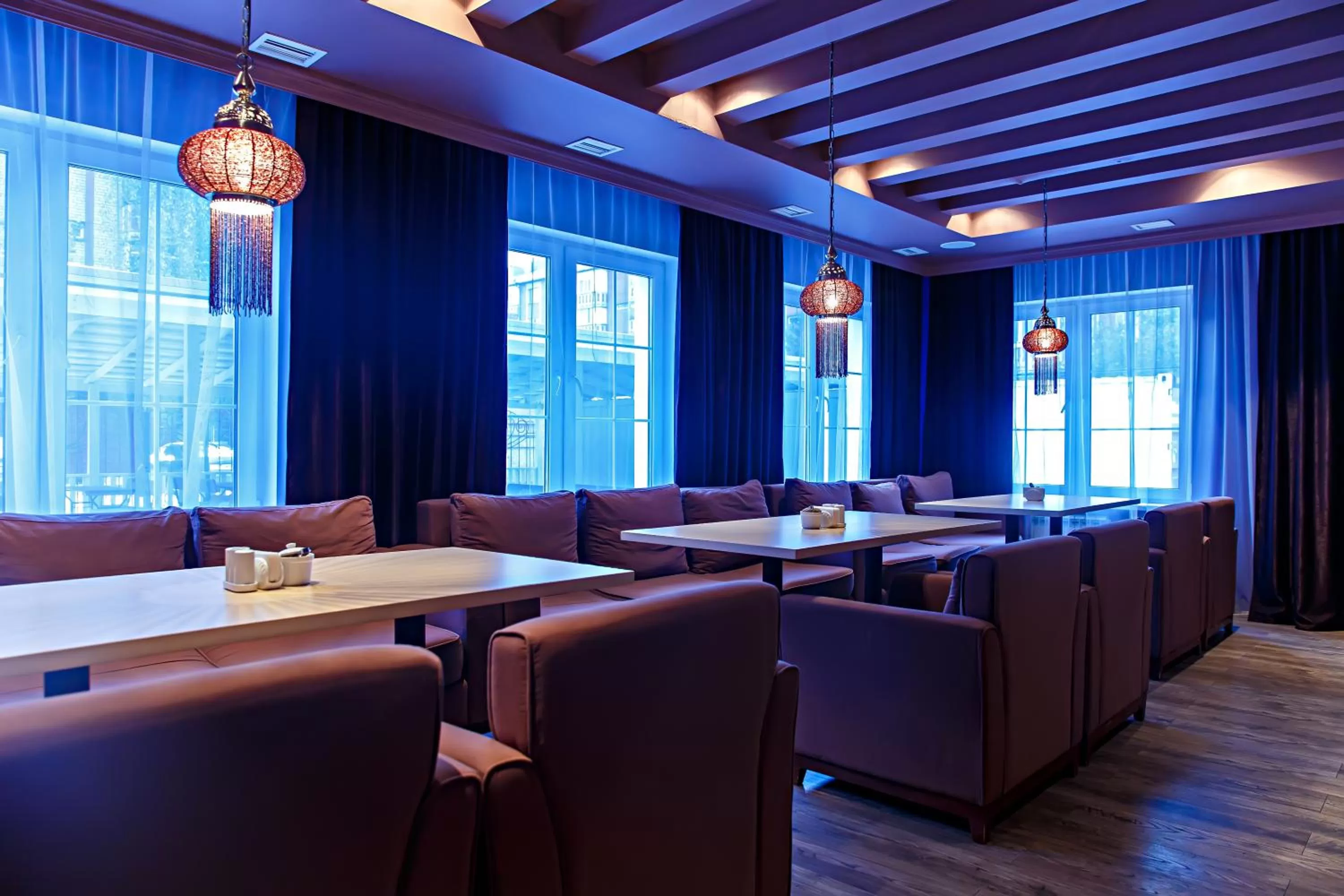 Restaurant/places to eat in Red Village Hotel