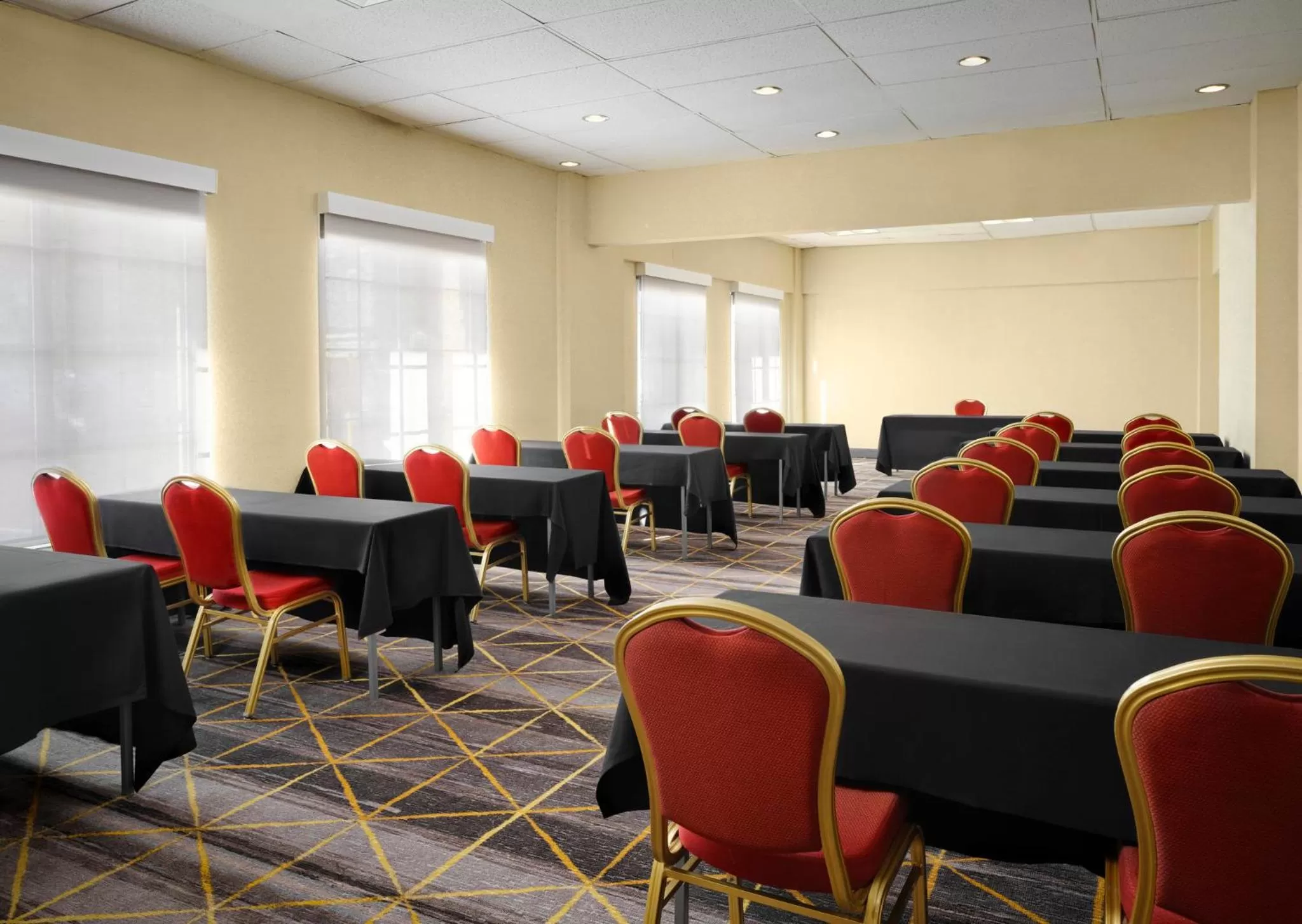 Meeting/conference room in Holiday Inn & Suites Boston Peabody by IHG