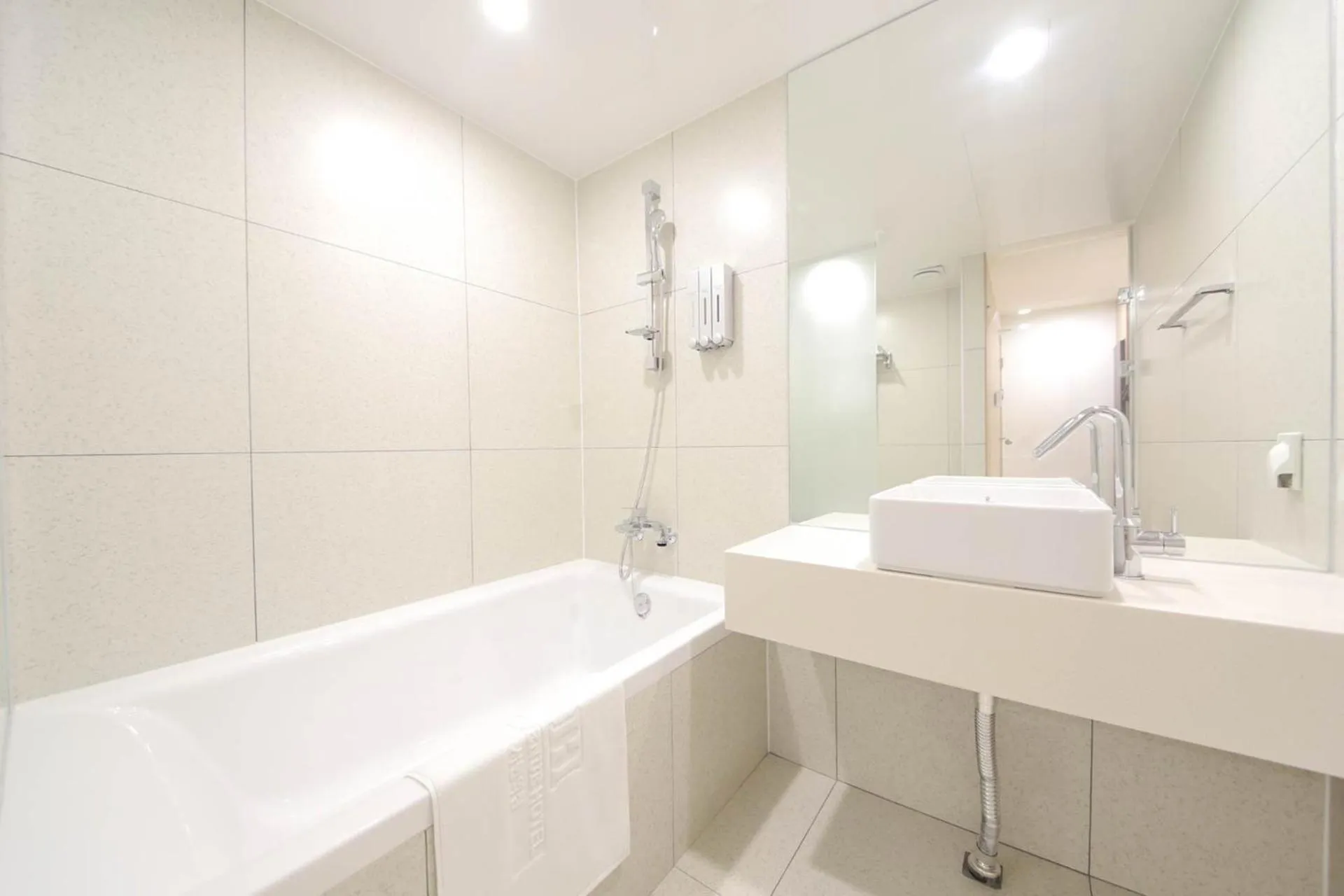 Shower, Bathroom in Jjak Boutique Hotel