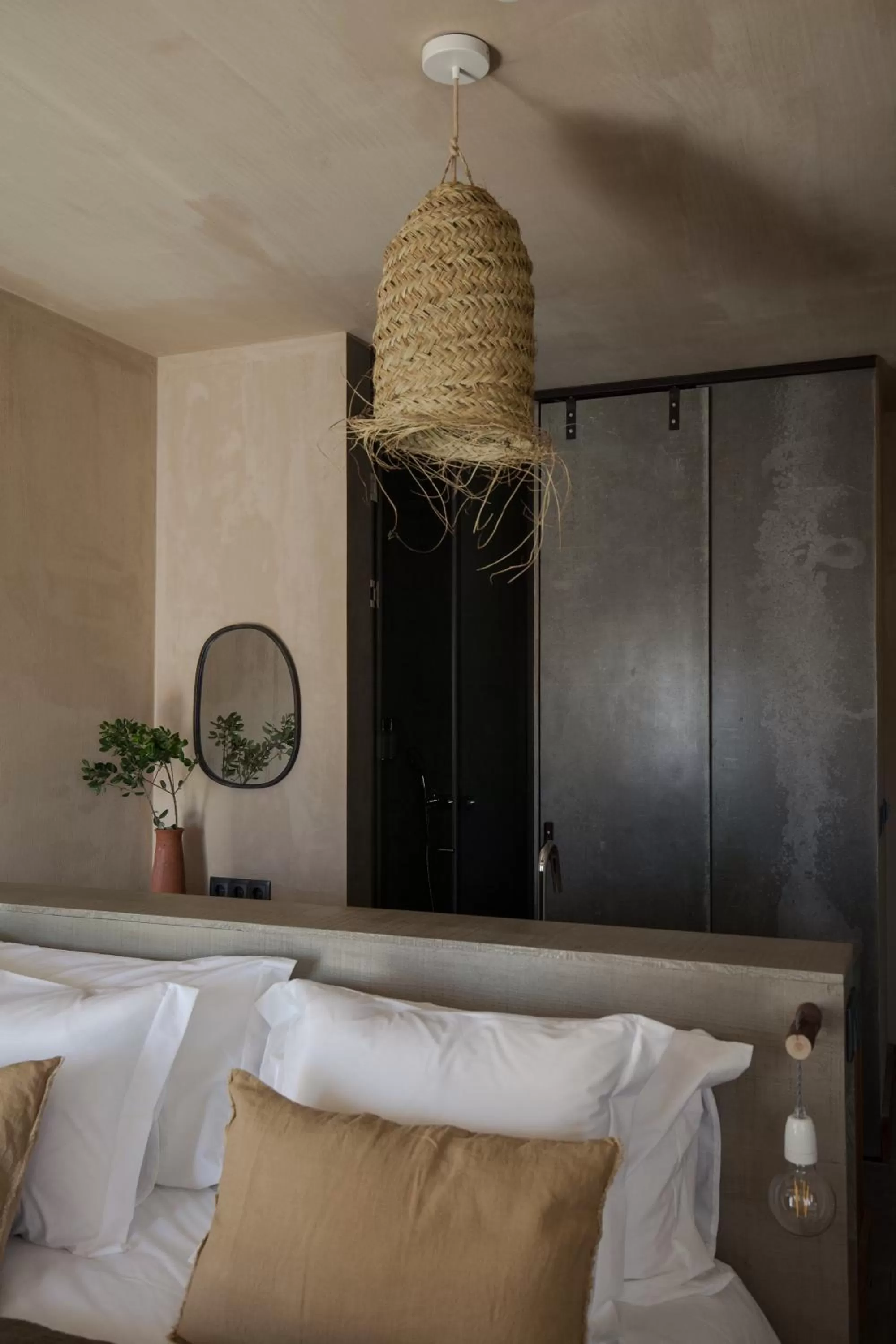 Bed in Azenhas do Mar Valley House