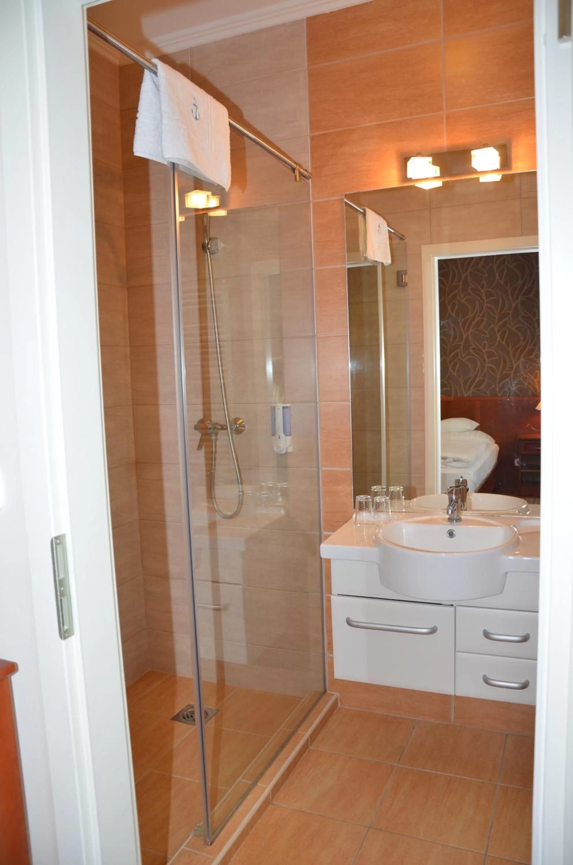 Bathroom in Szieszta Panzió