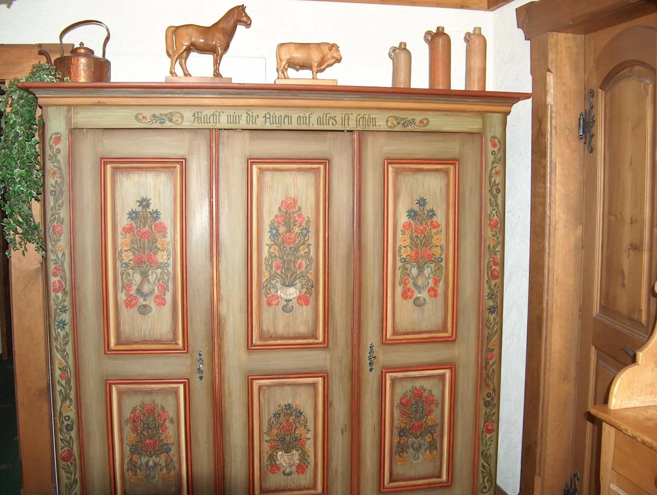 Decorative detail in Hotel Gletschergarten