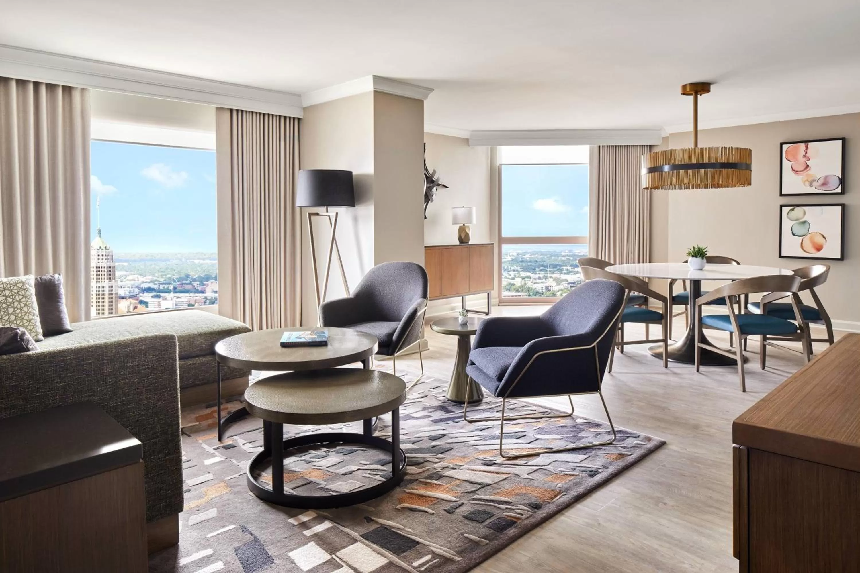 Living room in San Antonio Marriott Rivercenter on the River Walk