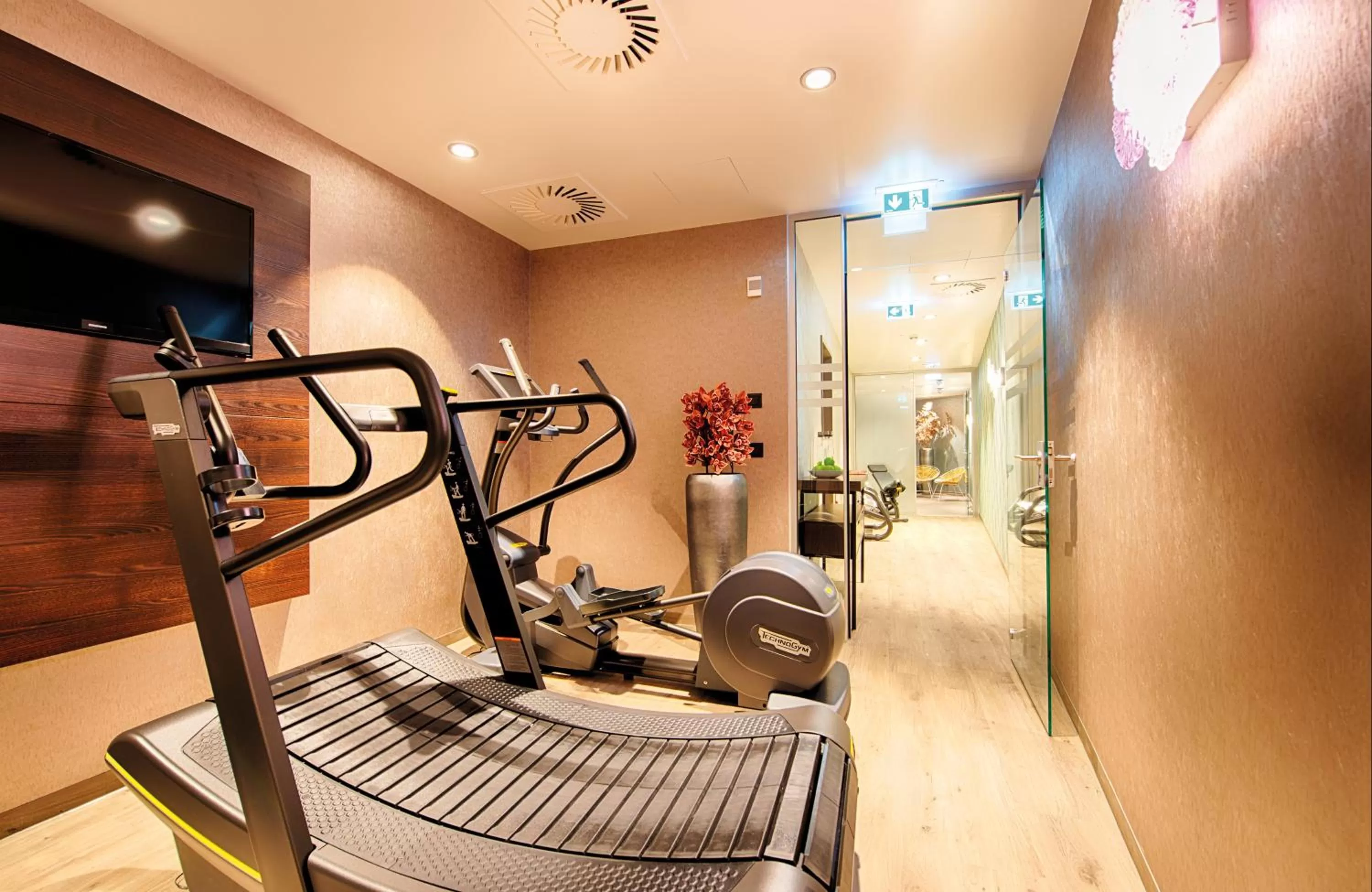 Fitness centre/facilities in Leonardo Royal Hotel Ulm