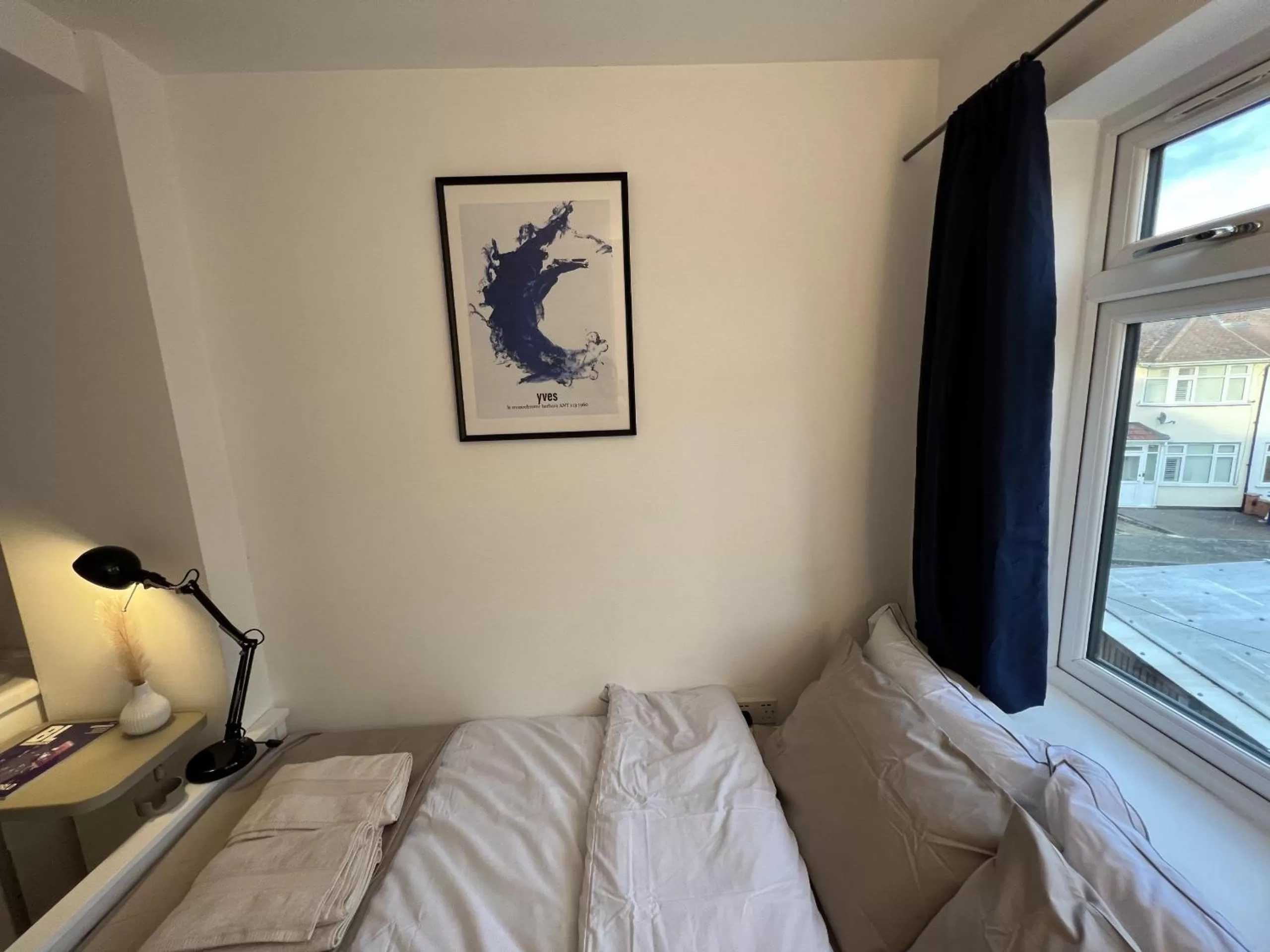 Bedroom, Bed in 4 Wharncliffe Drive