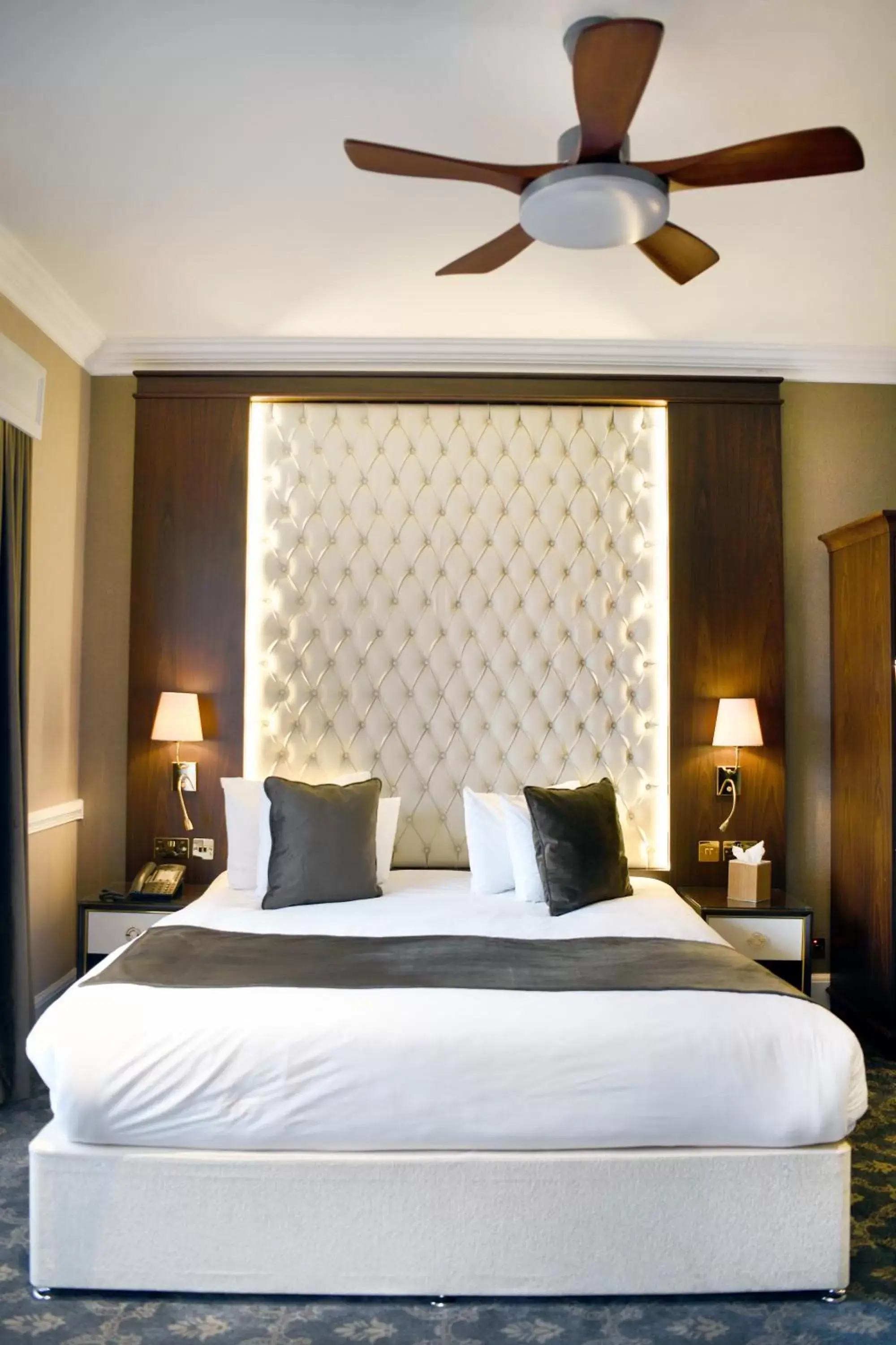 Deluxe Double Room in Warren House Hotel Deluxe Double Room in Warren House Hotel