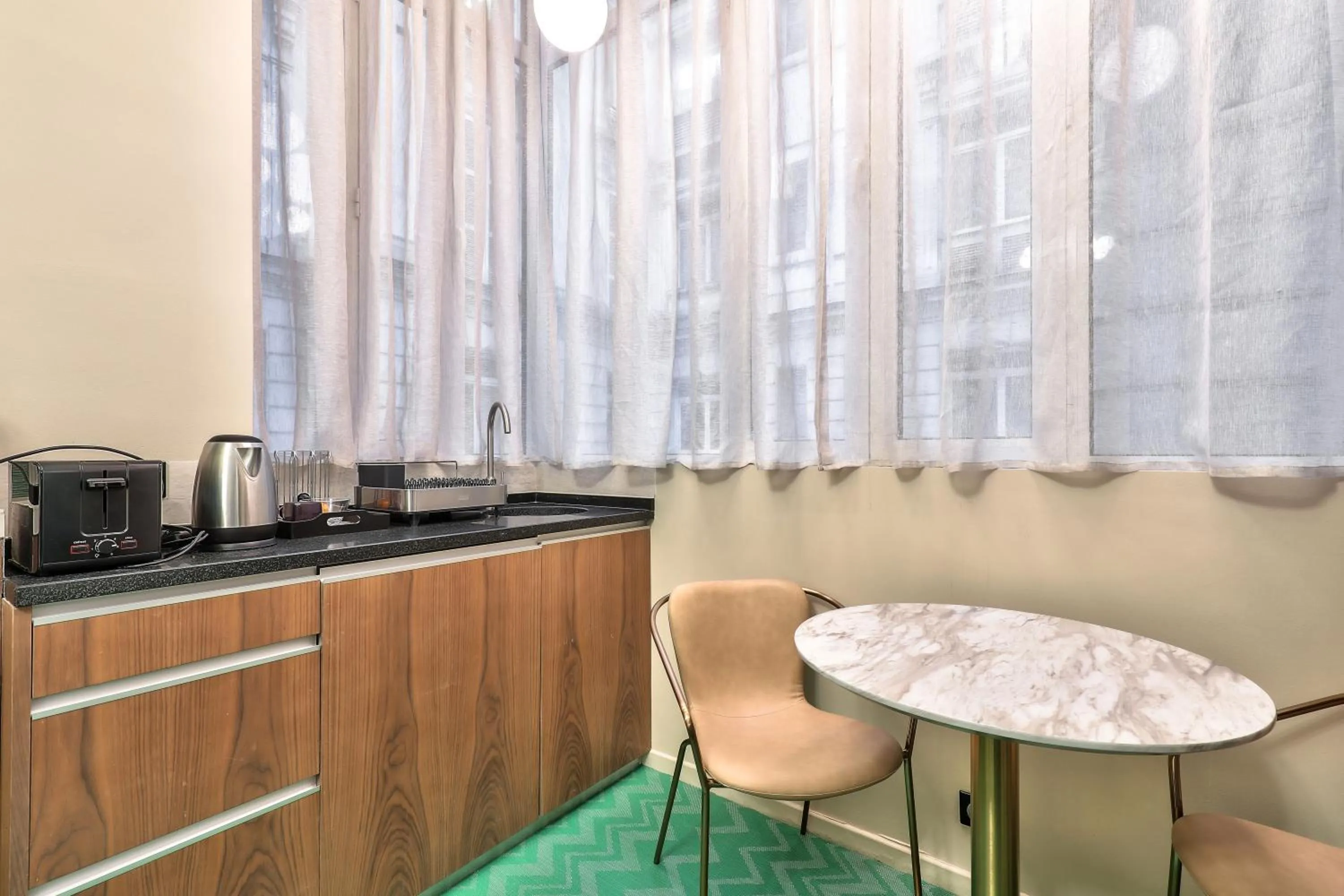 Kitchen or kitchenette in Hotel 33 Marbeuf