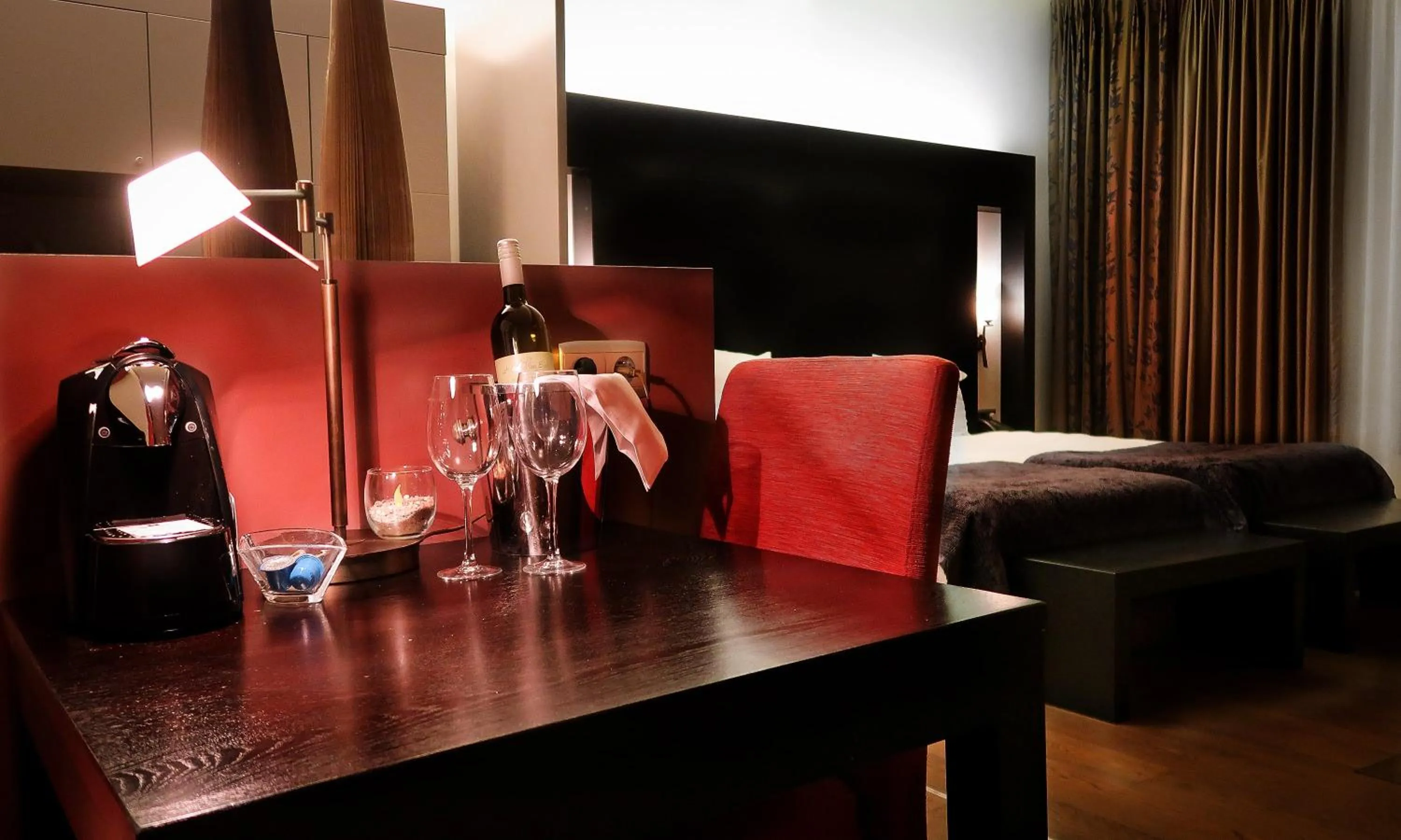 Bedroom in Hotel Van Eyck