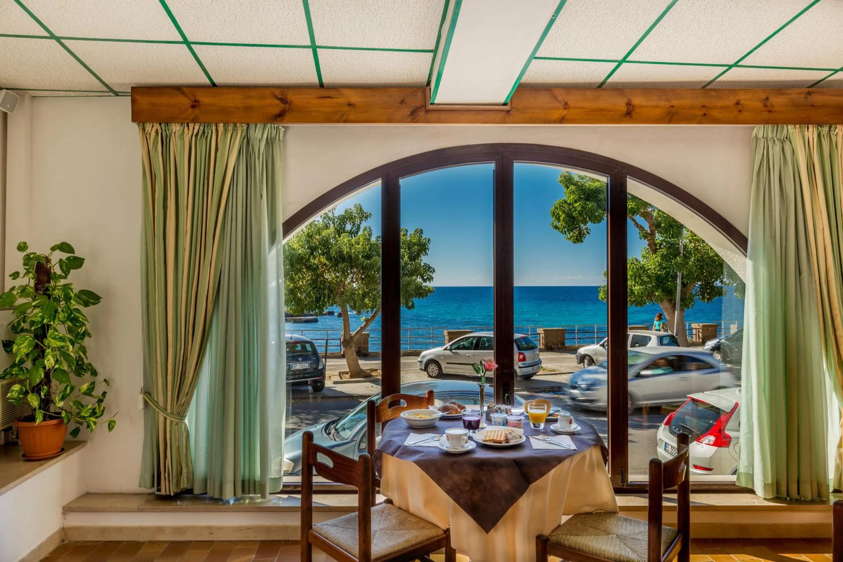 Restaurant/places to eat in Hotel El Balear