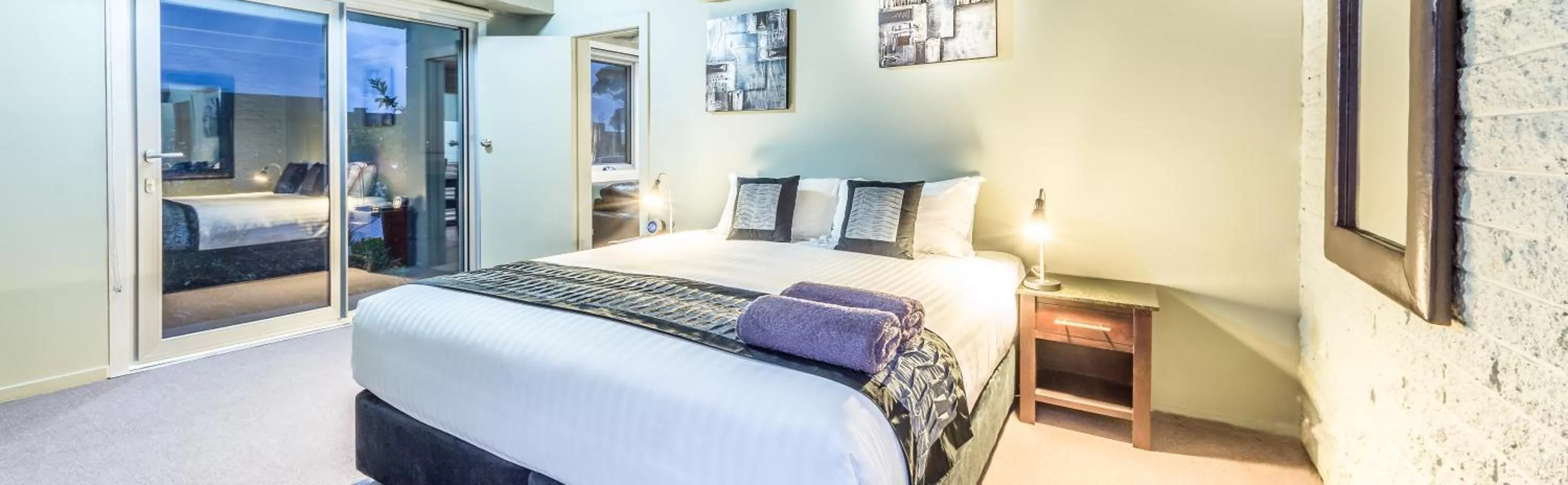 Photo of the whole room, Bed in Orbost Motel