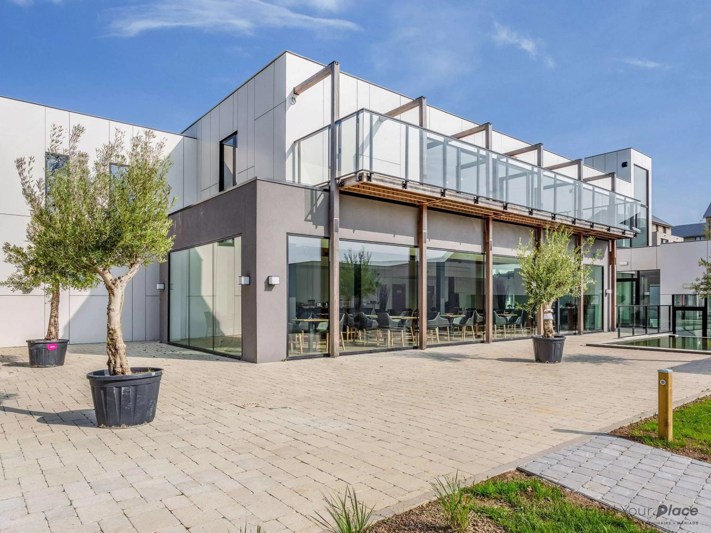 Property building in Golden Lakes Hotel