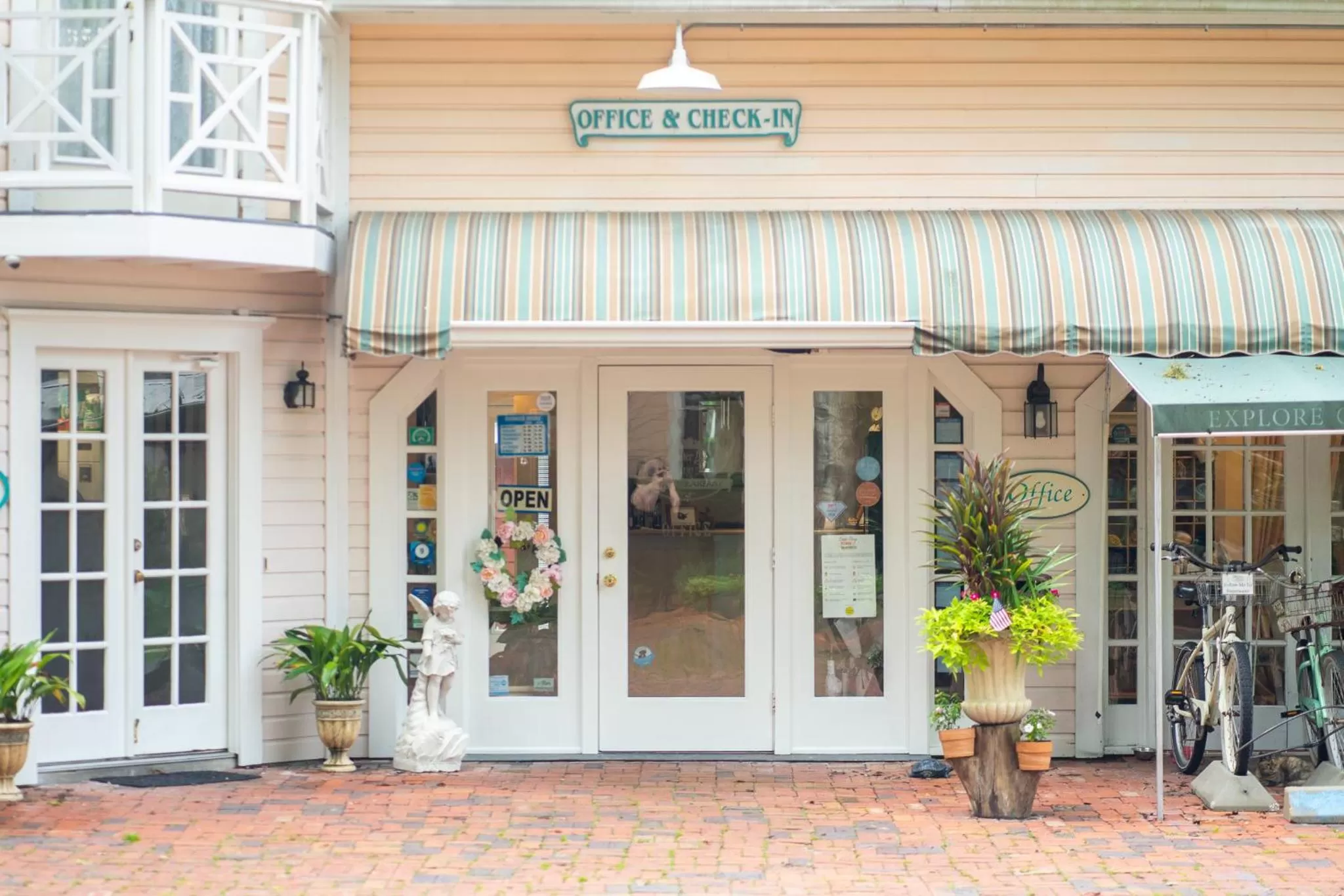 Lobby or reception in Sweetwater Branch Inn