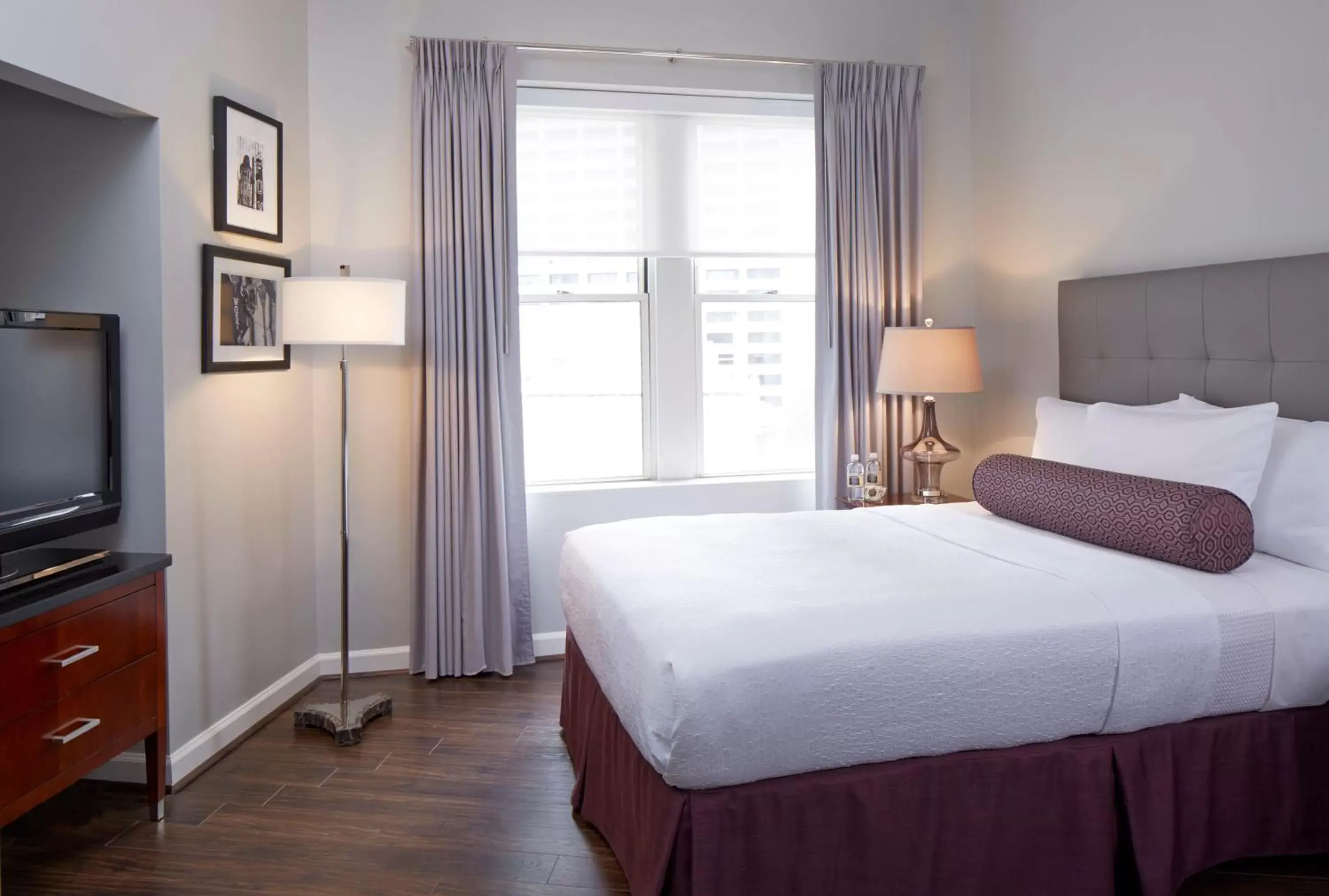 Premier Luxury King Room in The Georgian Terrace Premier Luxury King Room in The Georgian Terrace