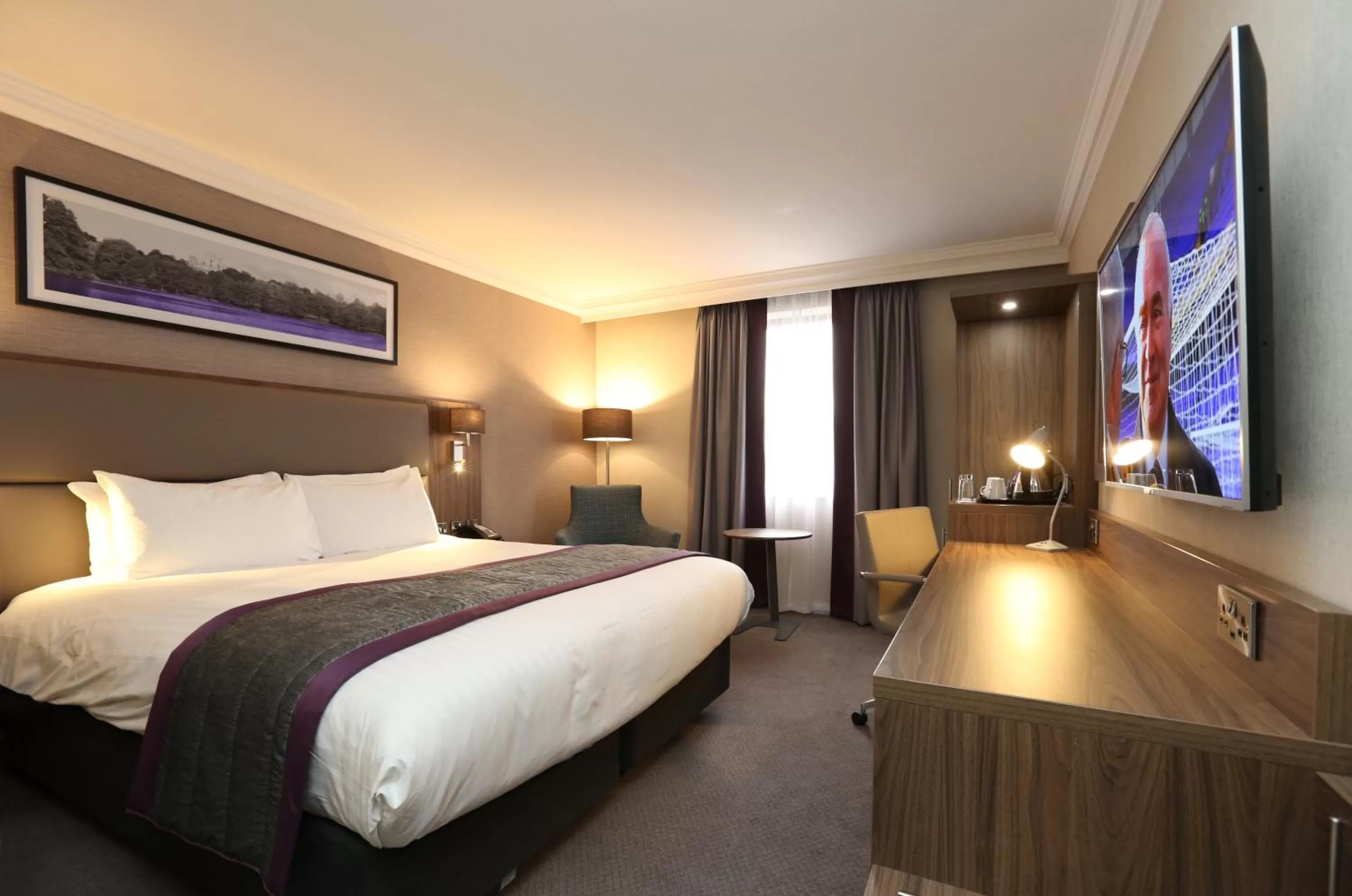 TV and multimedia, Bed in Holiday Inn Nottingham by IHG