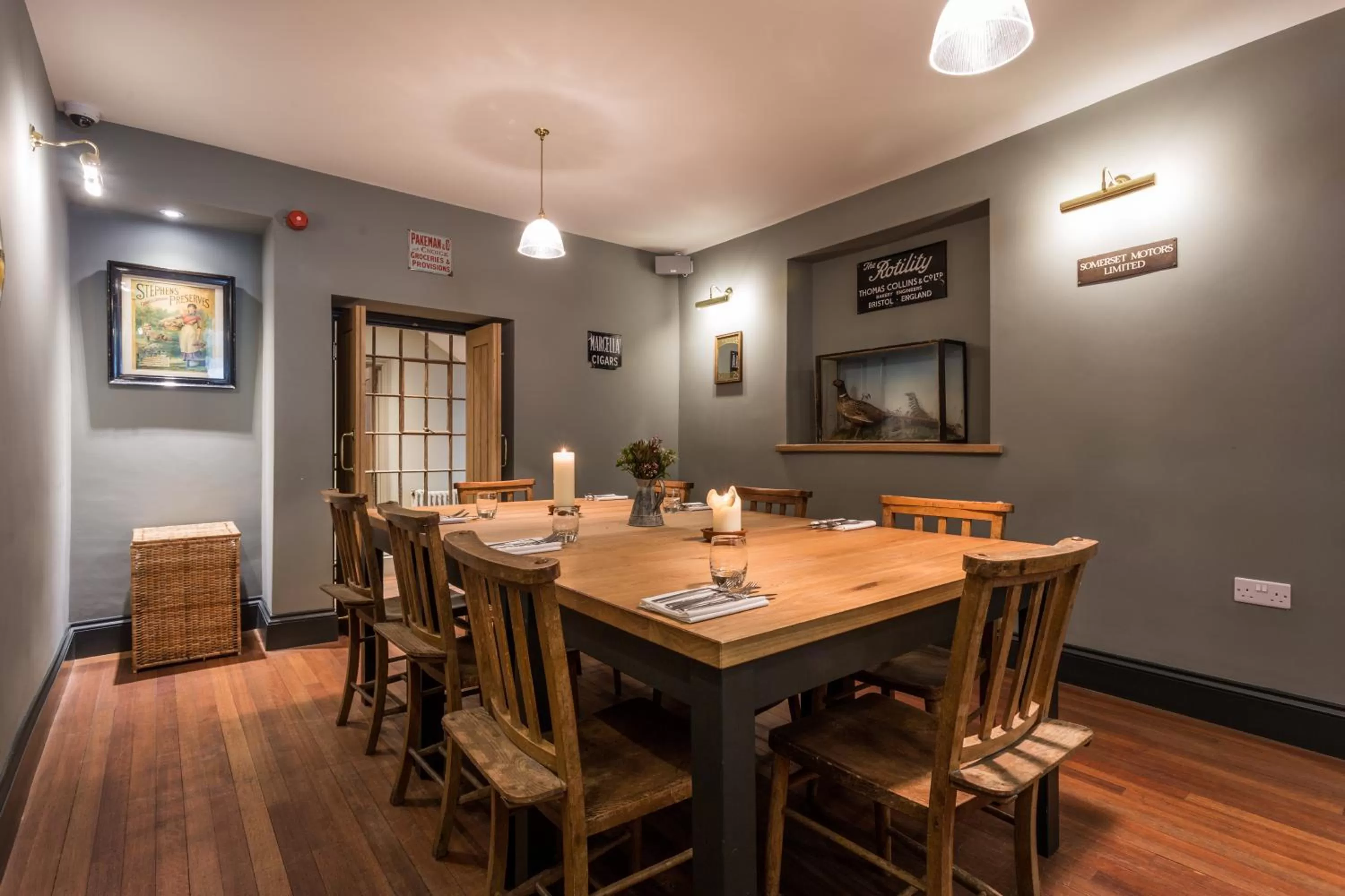 Restaurant/places to eat in The Redan Inn